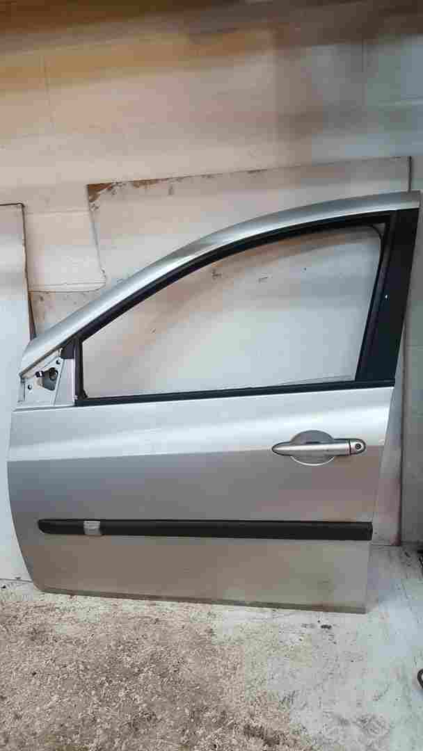 Thumb 2 Renault Clio MK3 2005-2012 Passenger NSF Front Door Silver Ted69 5Dr