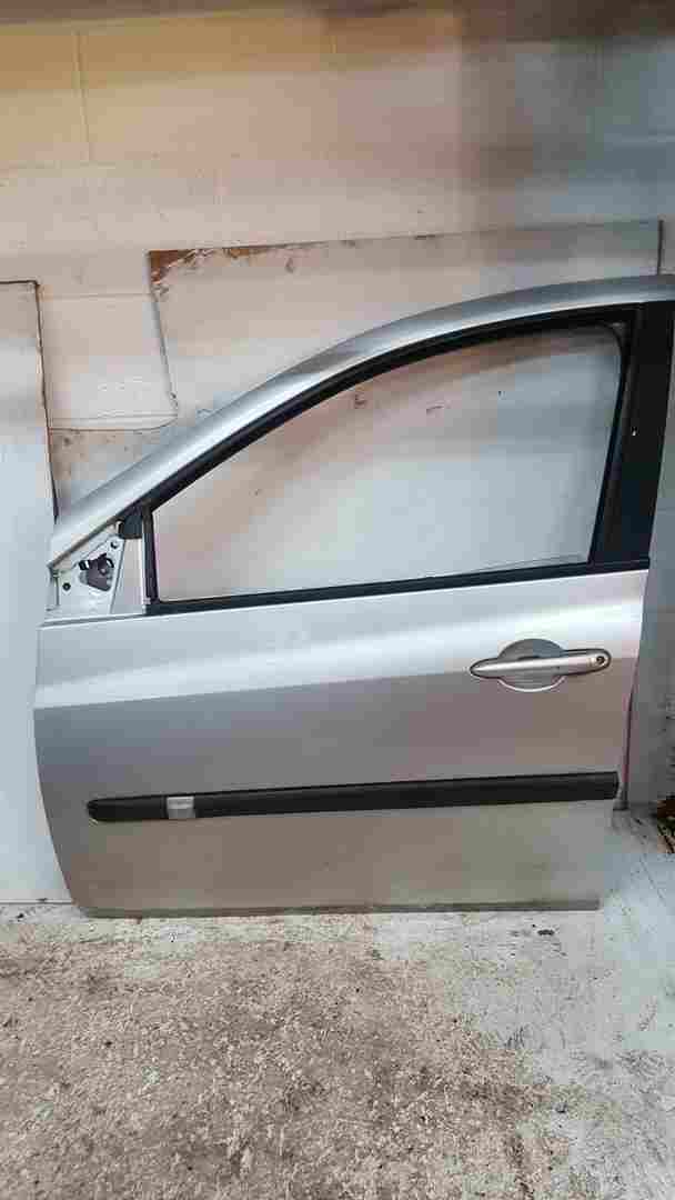 Thumb 7 Renault Clio MK3 2005-2012 Passenger NSF Front Door Silver Ted69 5Dr