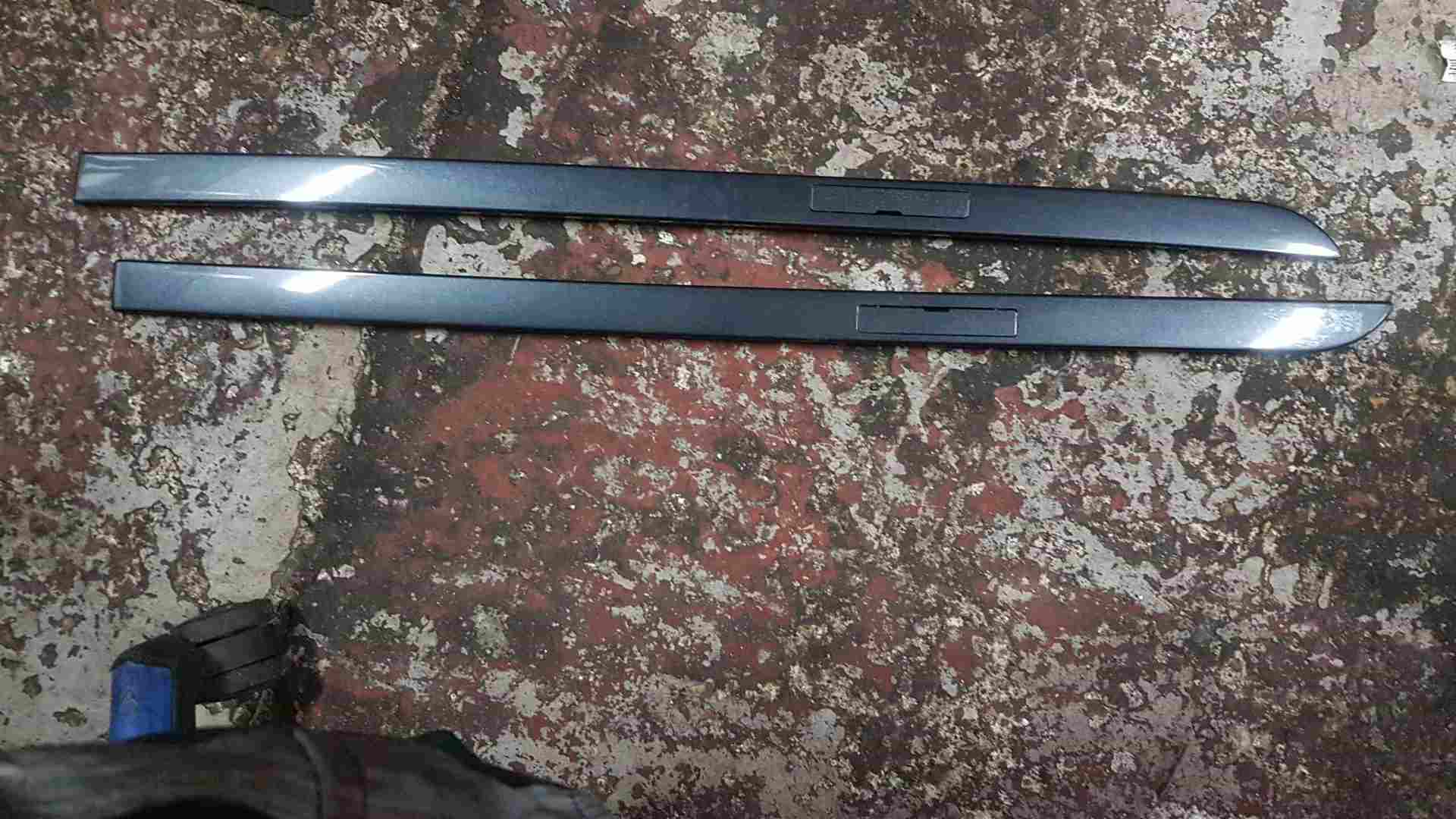 Thumb 3 Renault Clio MK3 2005-2012 Roof Rack Insert Trim Plastic OS NS Grey Teb66