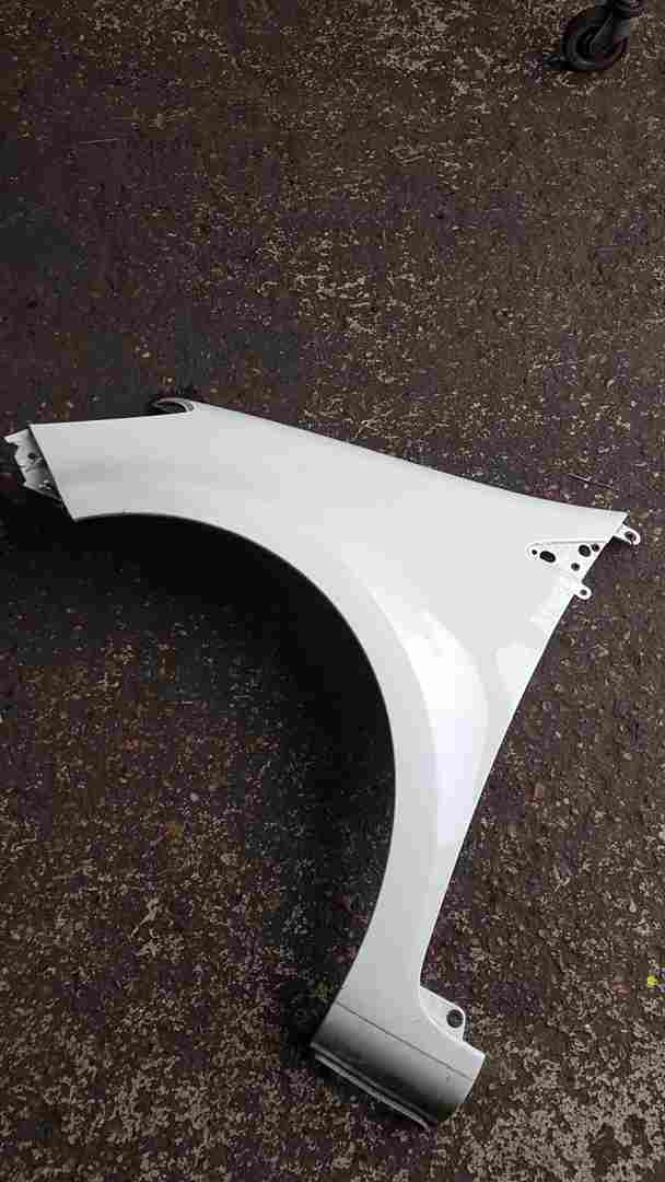 Thumb 5 Renault Clio MK3 2005-2012 Passenger Ns NSF  Wing White Ov369 195