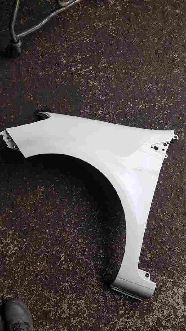 Thumb 7 Renault Clio MK3 2005-2012 Passenger Ns NSF  Wing White Ov369 195