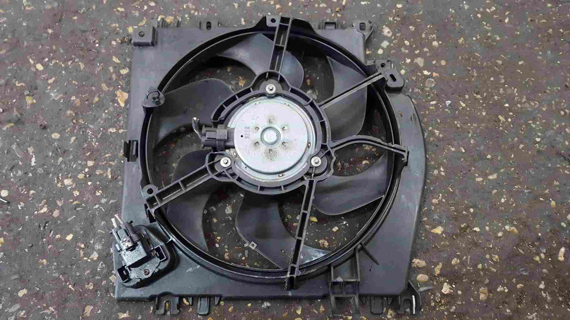 Thumb 4 Renault Clio MK3 2005-2012 Radiator RAD Pack Cooling FAN 8200688375 FAN Only
