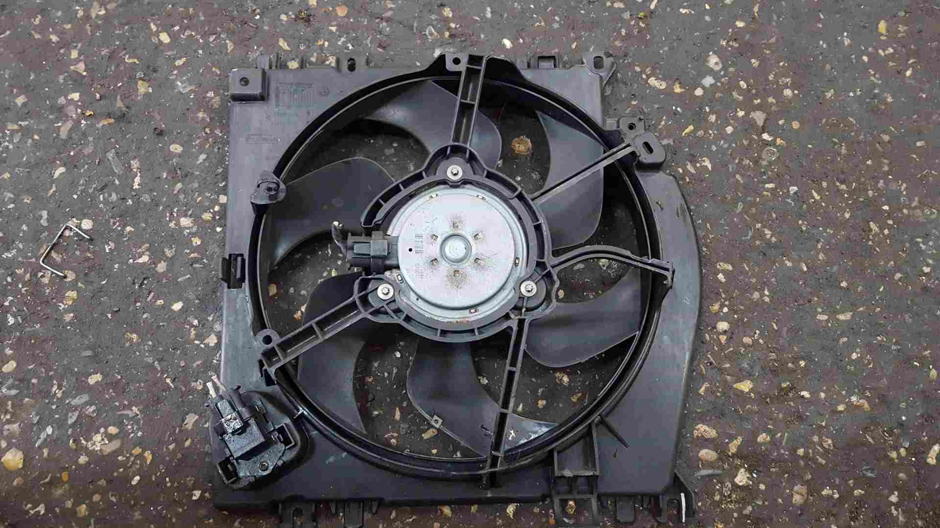 Thumb 6 Renault Clio MK3 2005-2012 Radiator RAD Pack Cooling FAN 8200688375 FAN Only