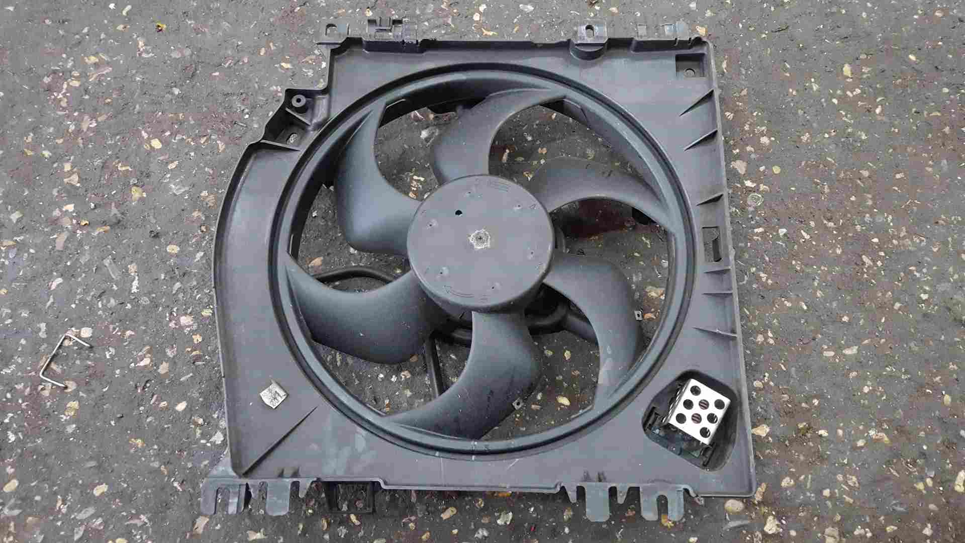 Renault Clio MK3 2005-2012 Radiator RAD Pack Cooling FAN 8200688375 FAN Only