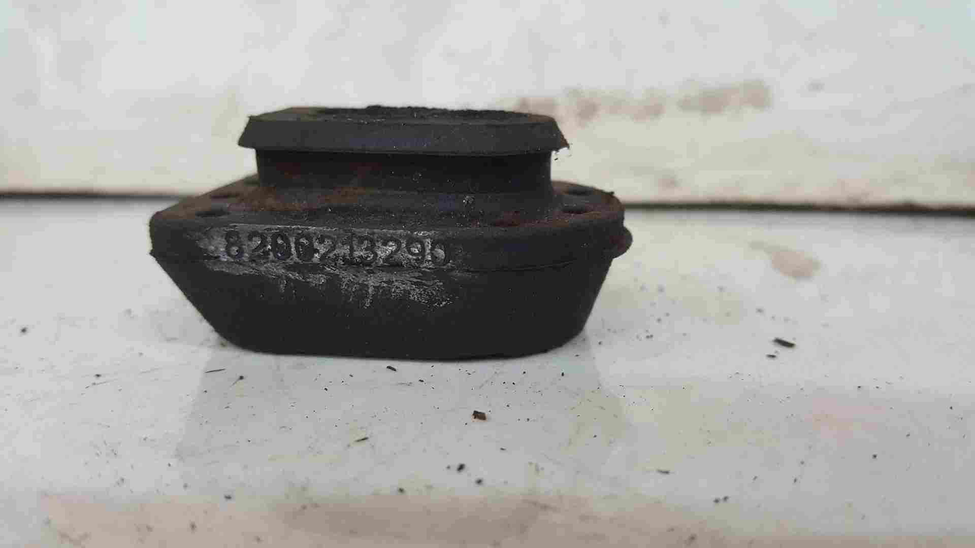 Thumb 4 Renault Clio MK3 2005-2009 Radiator Rubber Support Mount Bush  8200213290