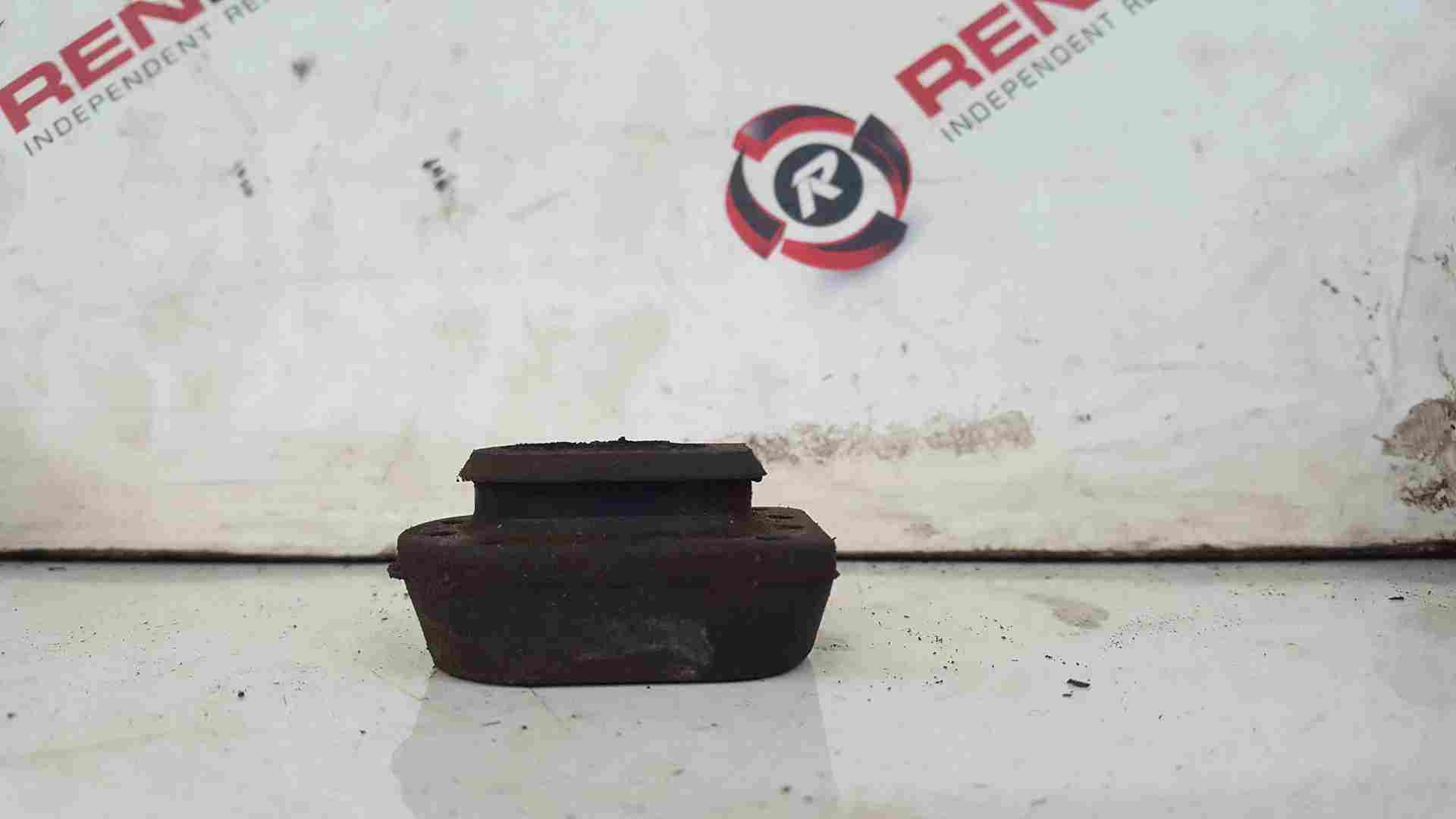 Renault Clio MK3 2005-2009 Radiator Rubber Support Mount Bush  8200213290