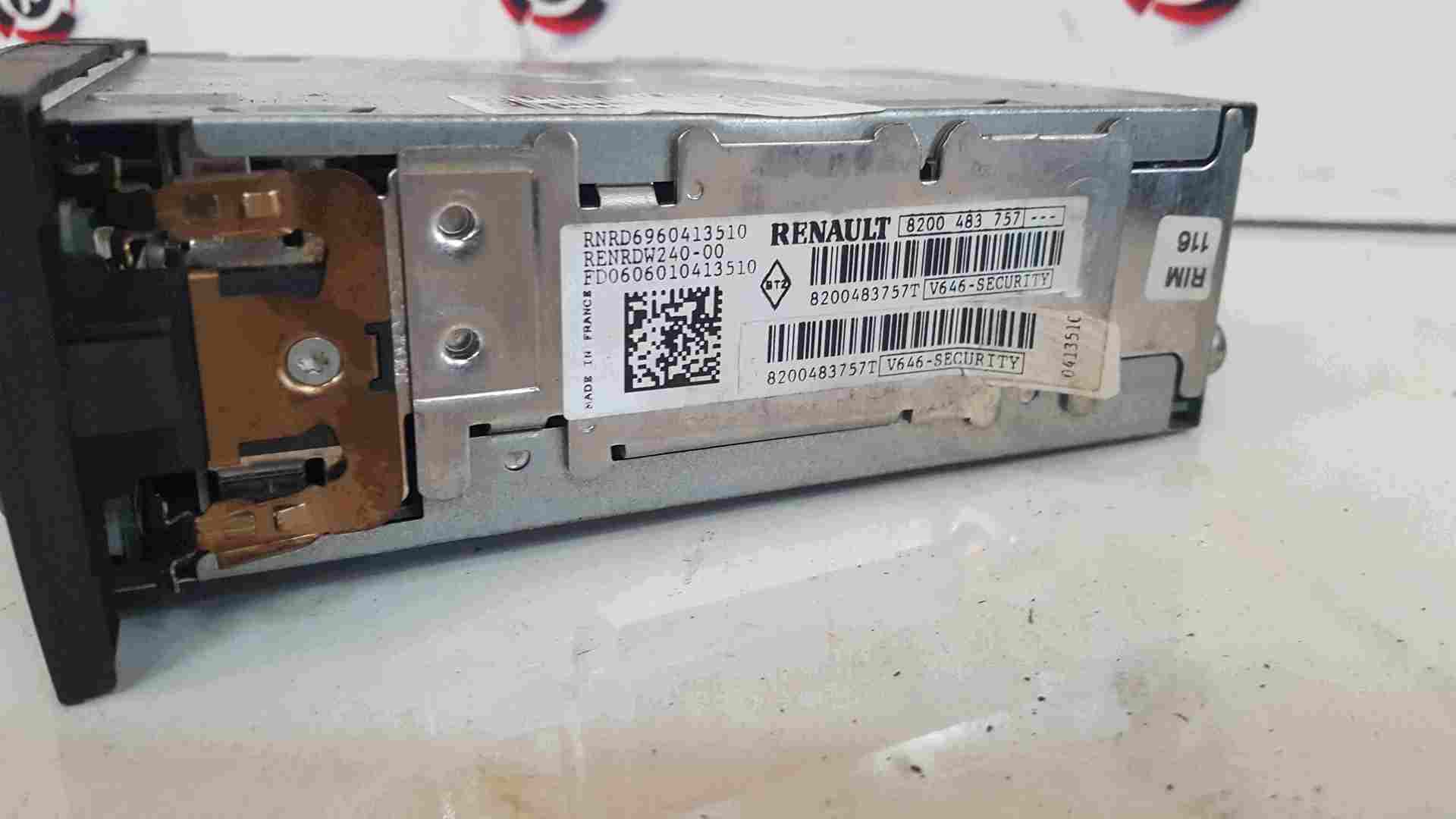 Thumb 2 Renault Clio MK3 2005-2012 Radio Cd Player Update List + Code 8200483757