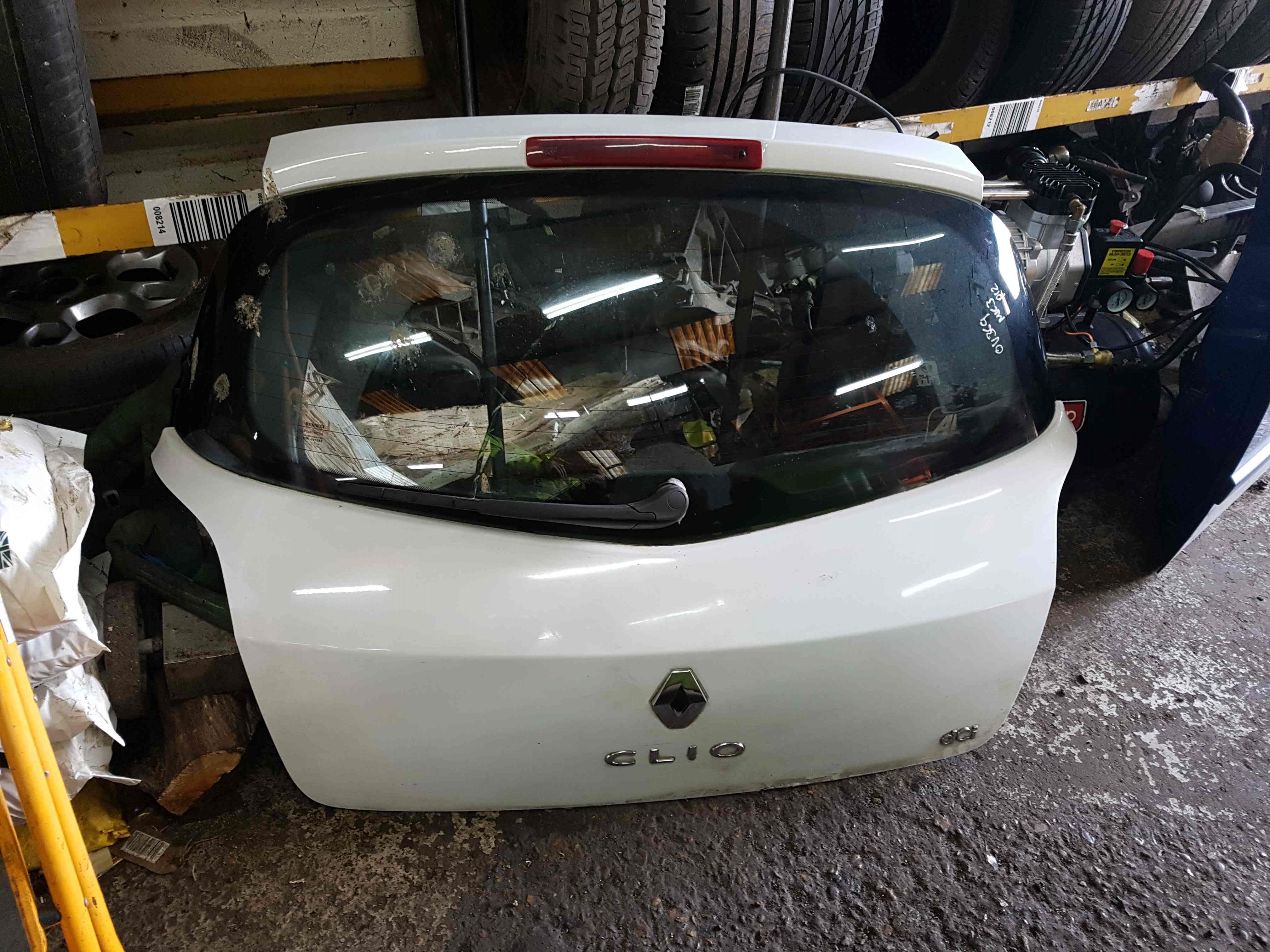 Thumb 2 Renault Clio MK3 2005-2012 Rear Boot Tailgate White Ov369 .