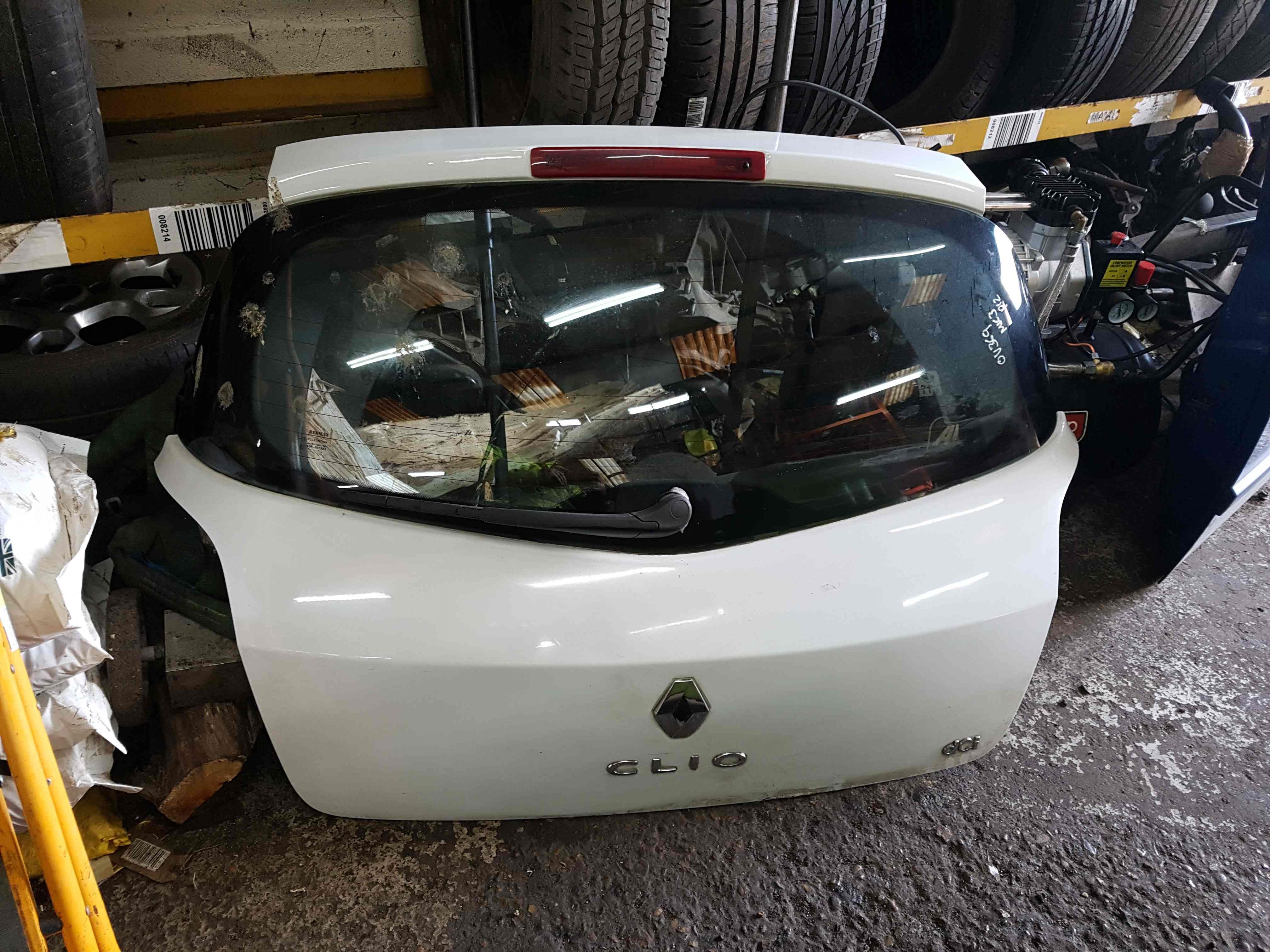 Thumb 5 Renault Clio MK3 2005-2012 Rear Boot Tailgate White Ov369 .