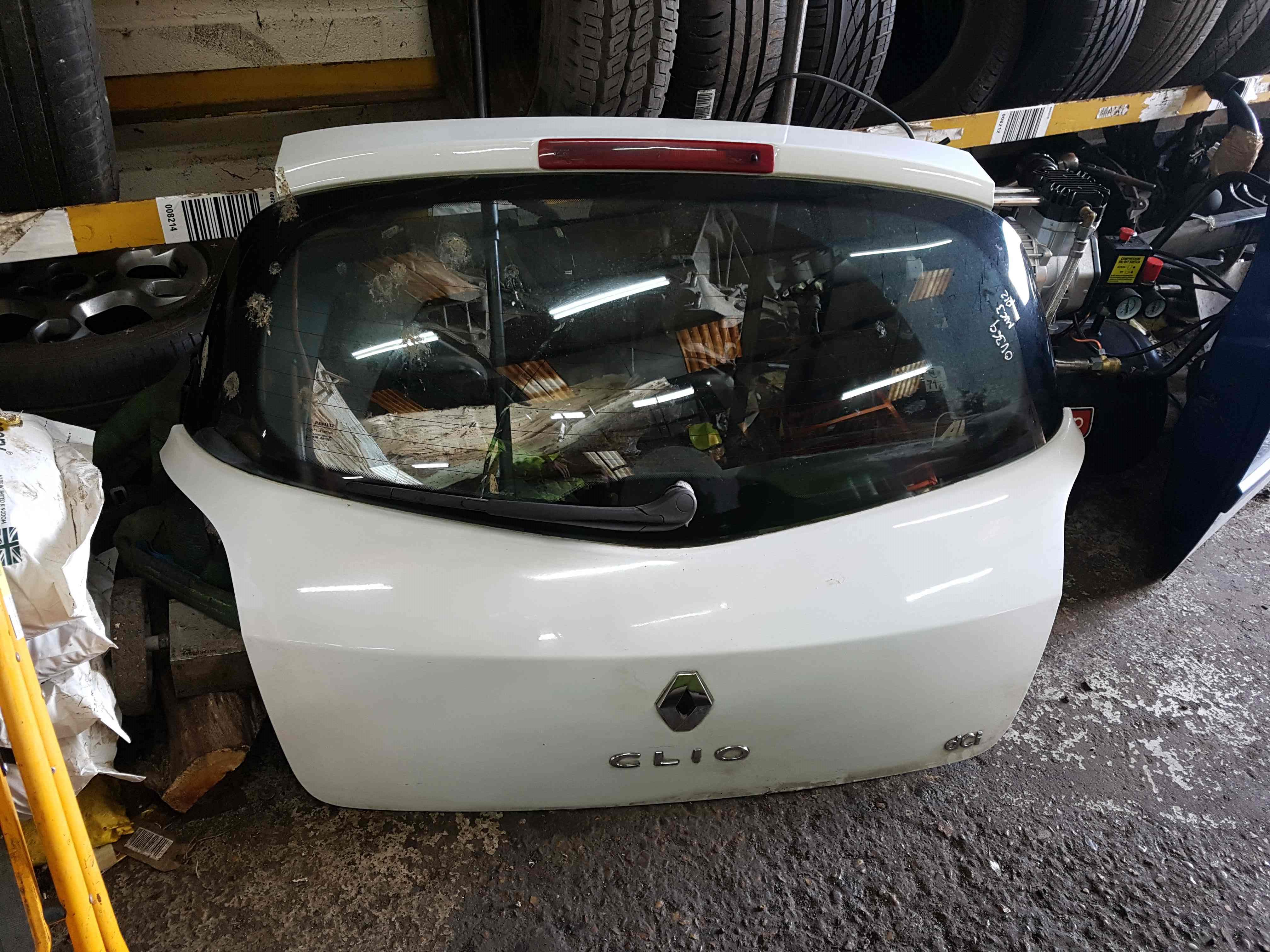Thumb 6 Renault Clio MK3 2005-2012 Rear Boot Tailgate White Ov369 .
