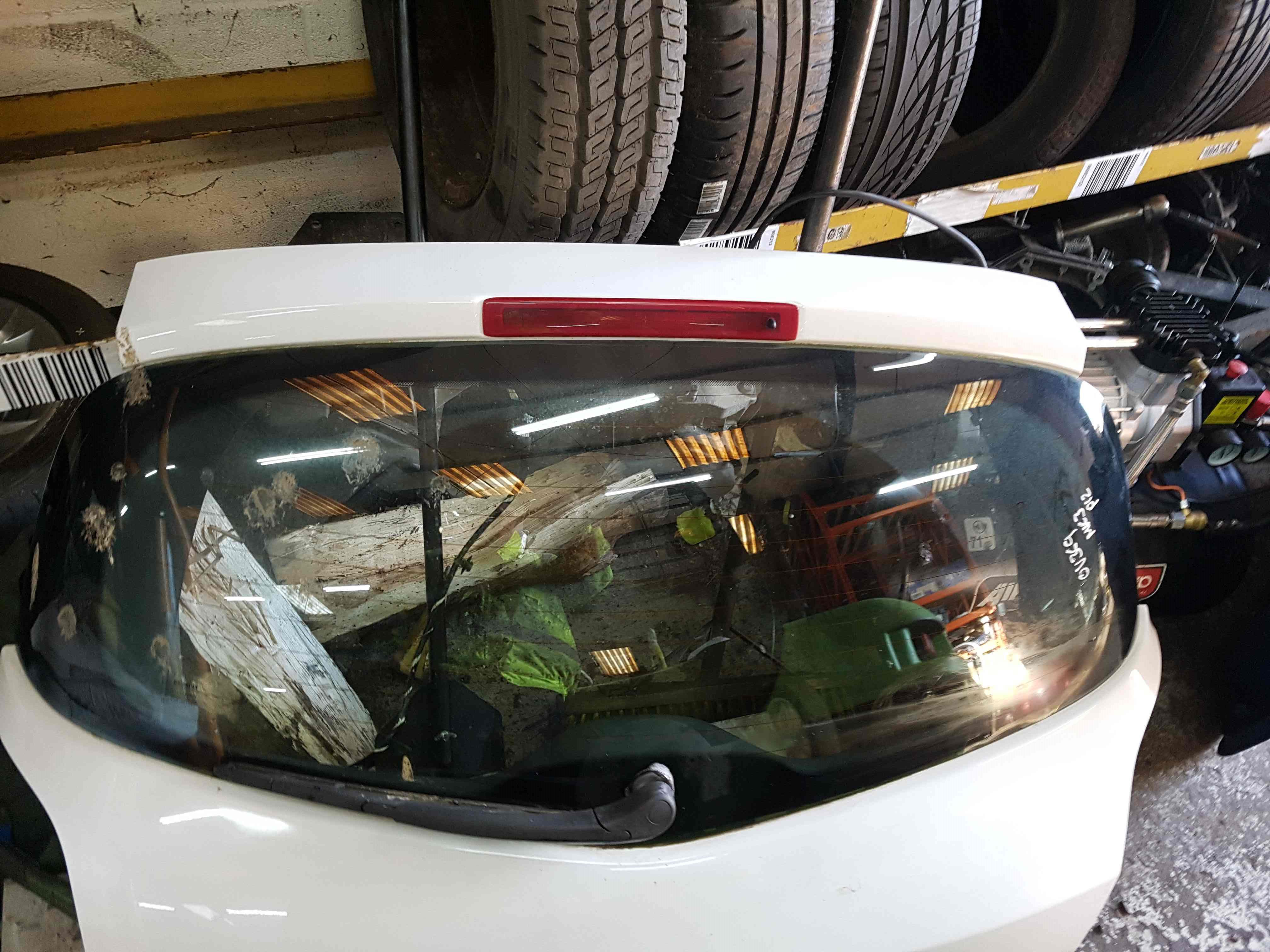 Thumb 7 Renault Clio MK3 2005-2012 Rear Boot Tailgate White Ov369 .