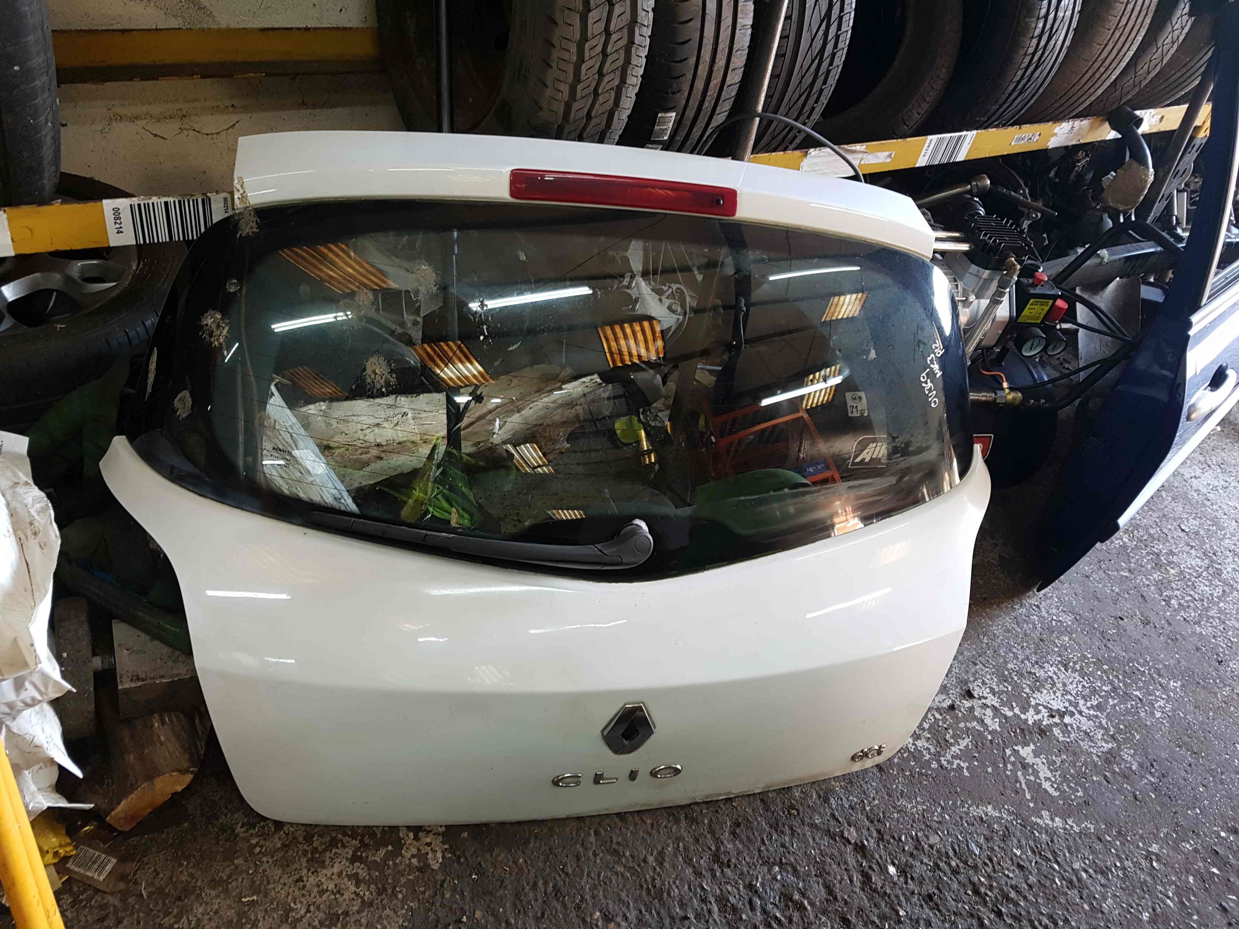 Thumb 10 Renault Clio MK3 2005-2012 Rear Boot Tailgate White Ov369 .