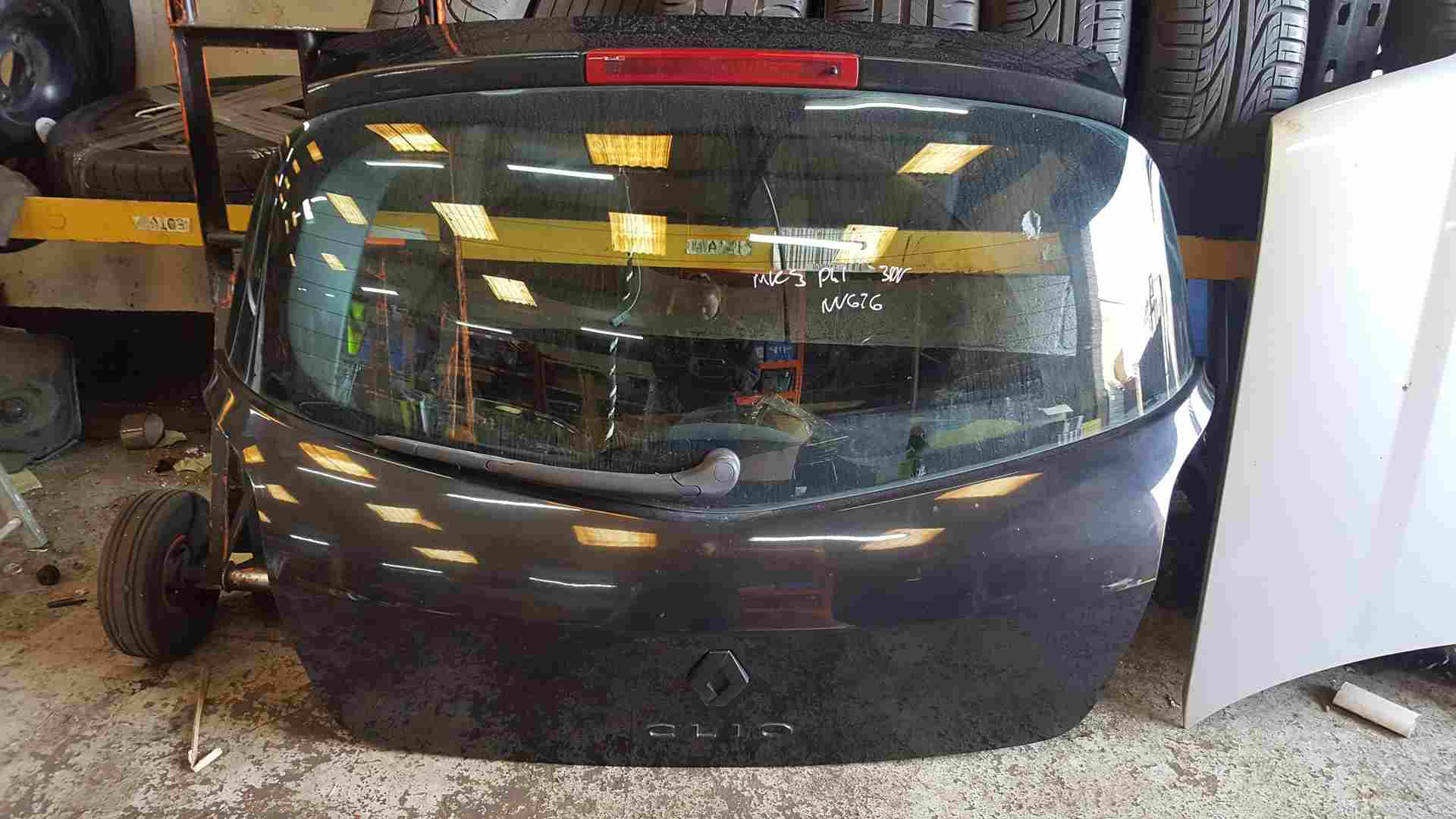 Renault Clio MK3 2005-2012 Rear Tailgate Boot Black 676 Black Symbols