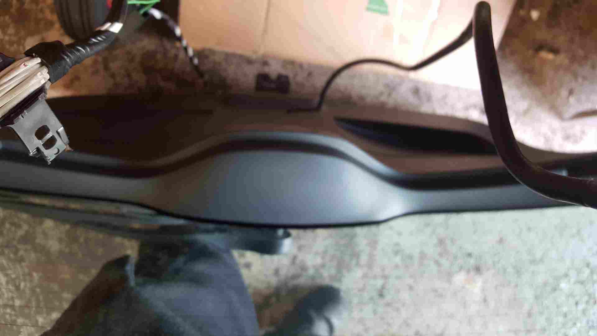 Thumb 4 Renault Clio MK3 2005-2012 Rear Tailgate Boot Black 676 Black Symbols