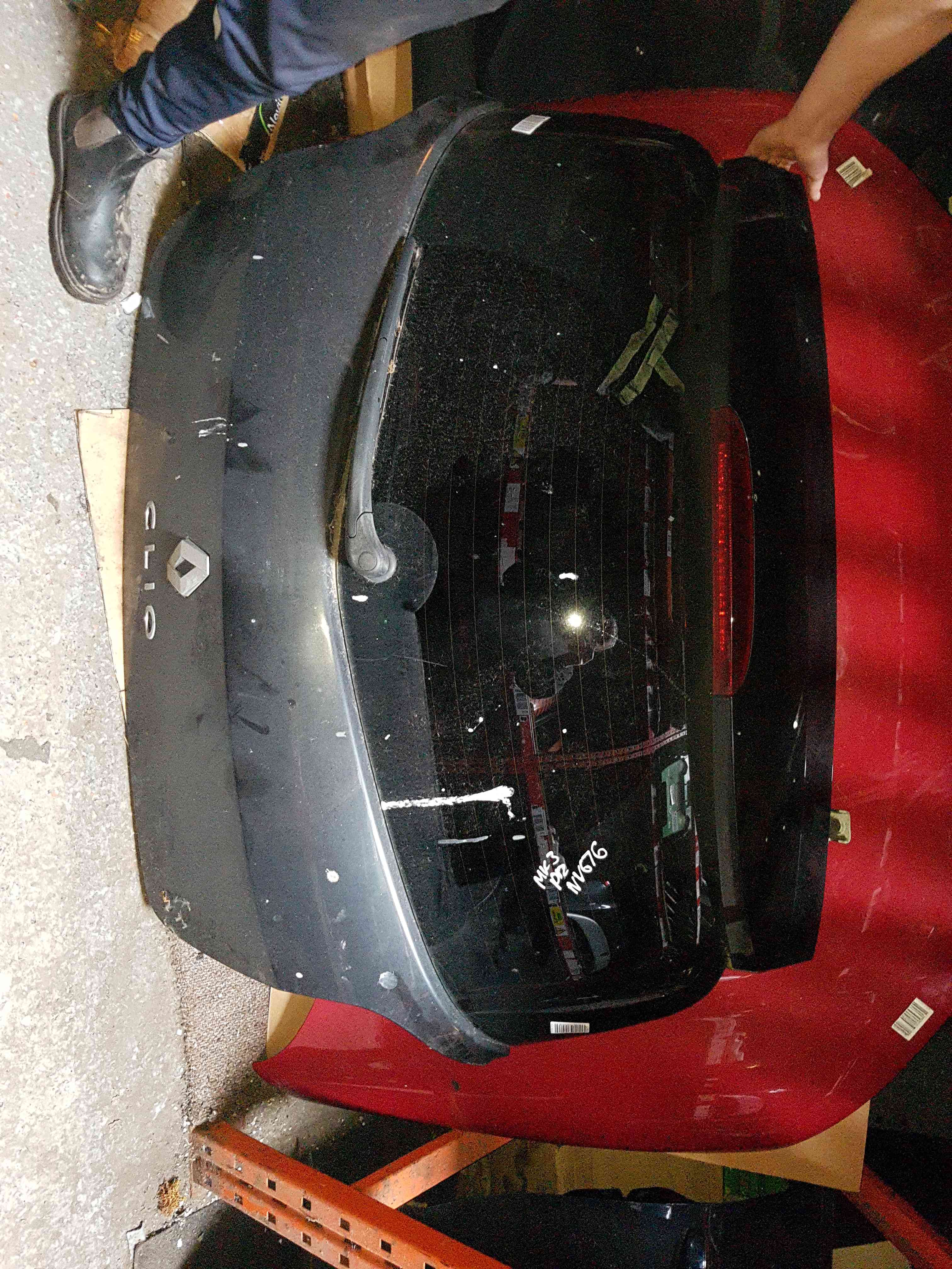 Thumb 4 Renault Clio MK3 2005-2012 Rear Tailgate Boot Black 676 Sporty Spoiler