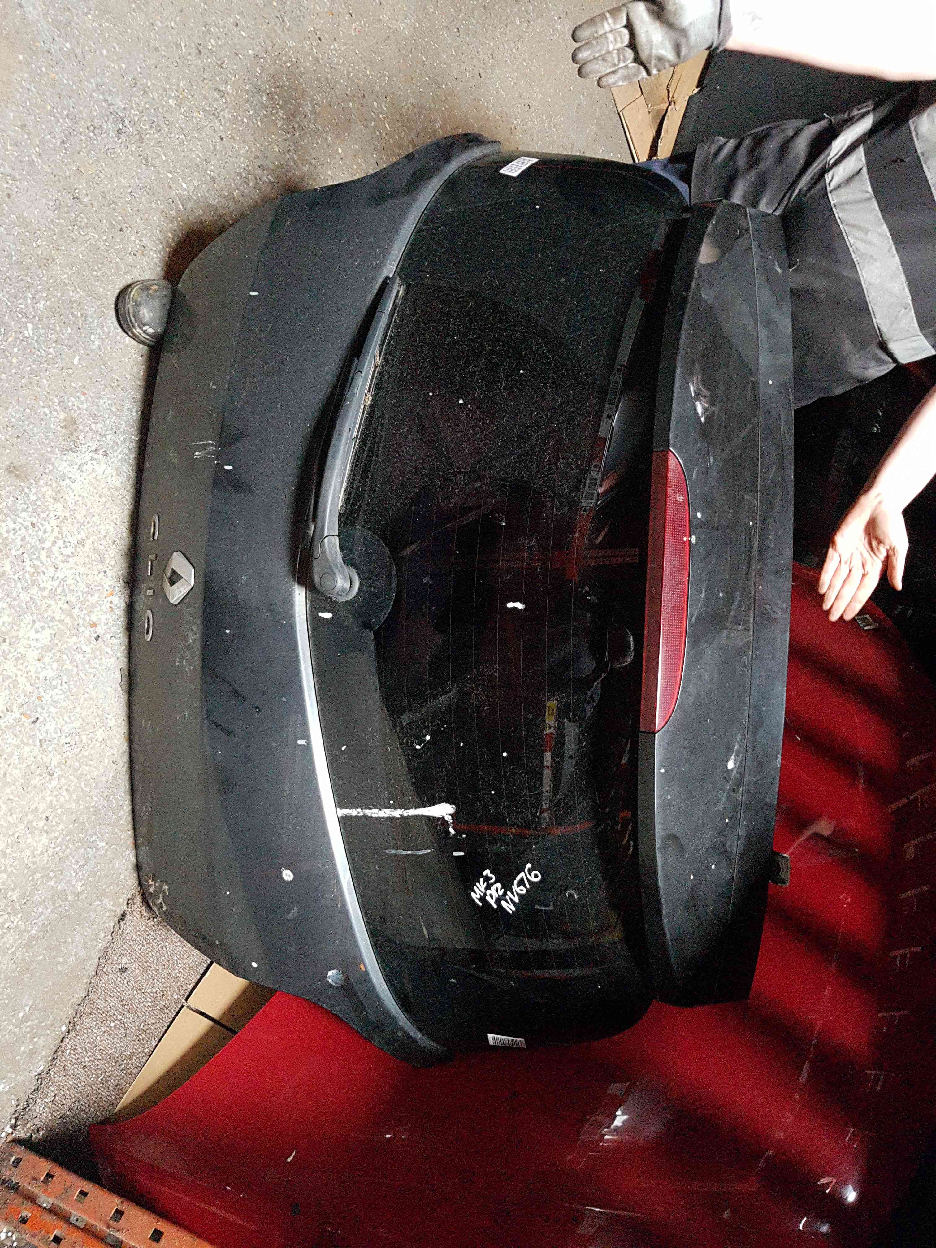 Thumb 5 Renault Clio MK3 2005-2012 Rear Tailgate Boot Black 676 Sporty Spoiler