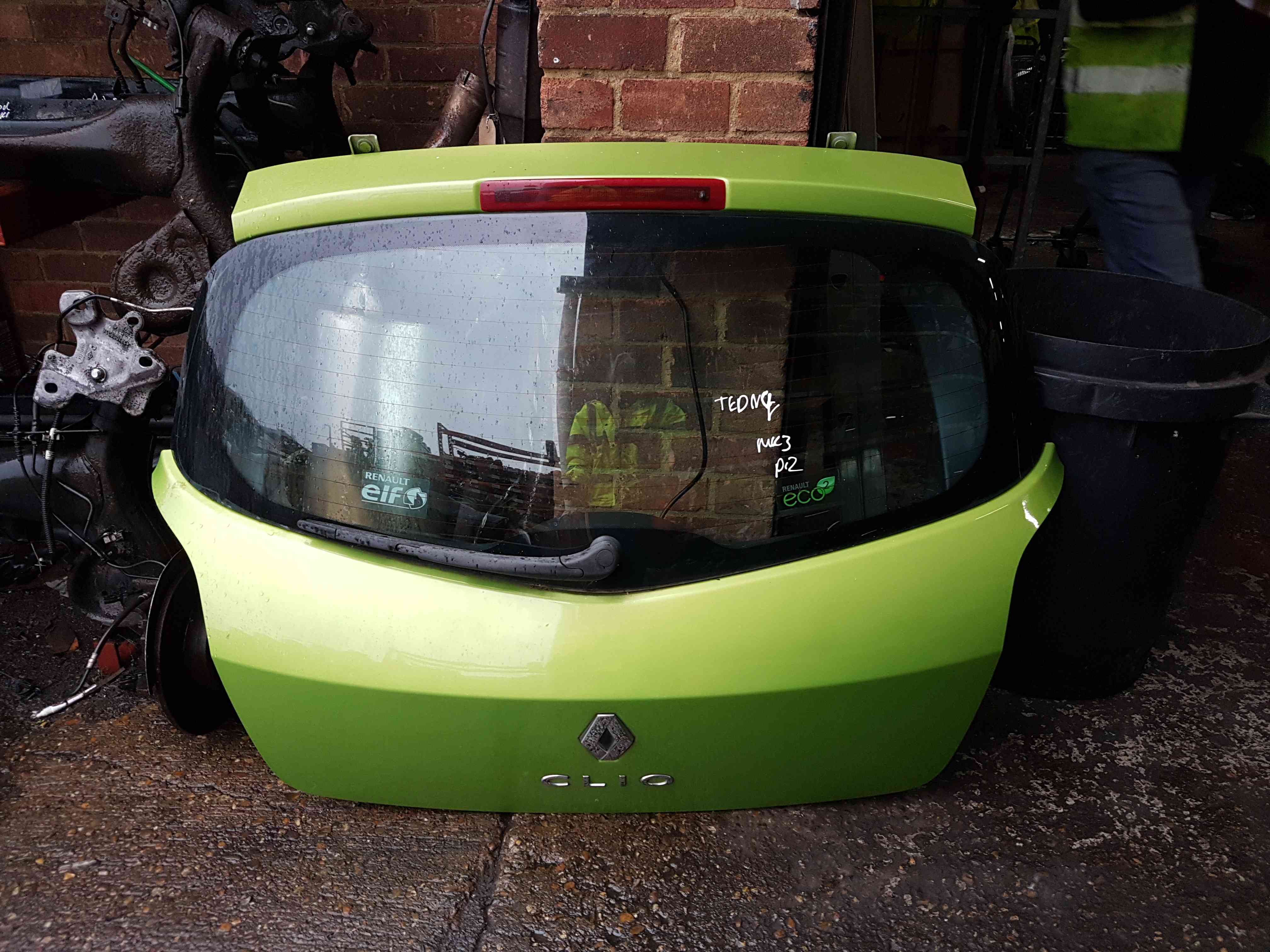 Thumb 3 Renault Clio MK3 2005-2012 Rear Tailgate Boot Green Tednq