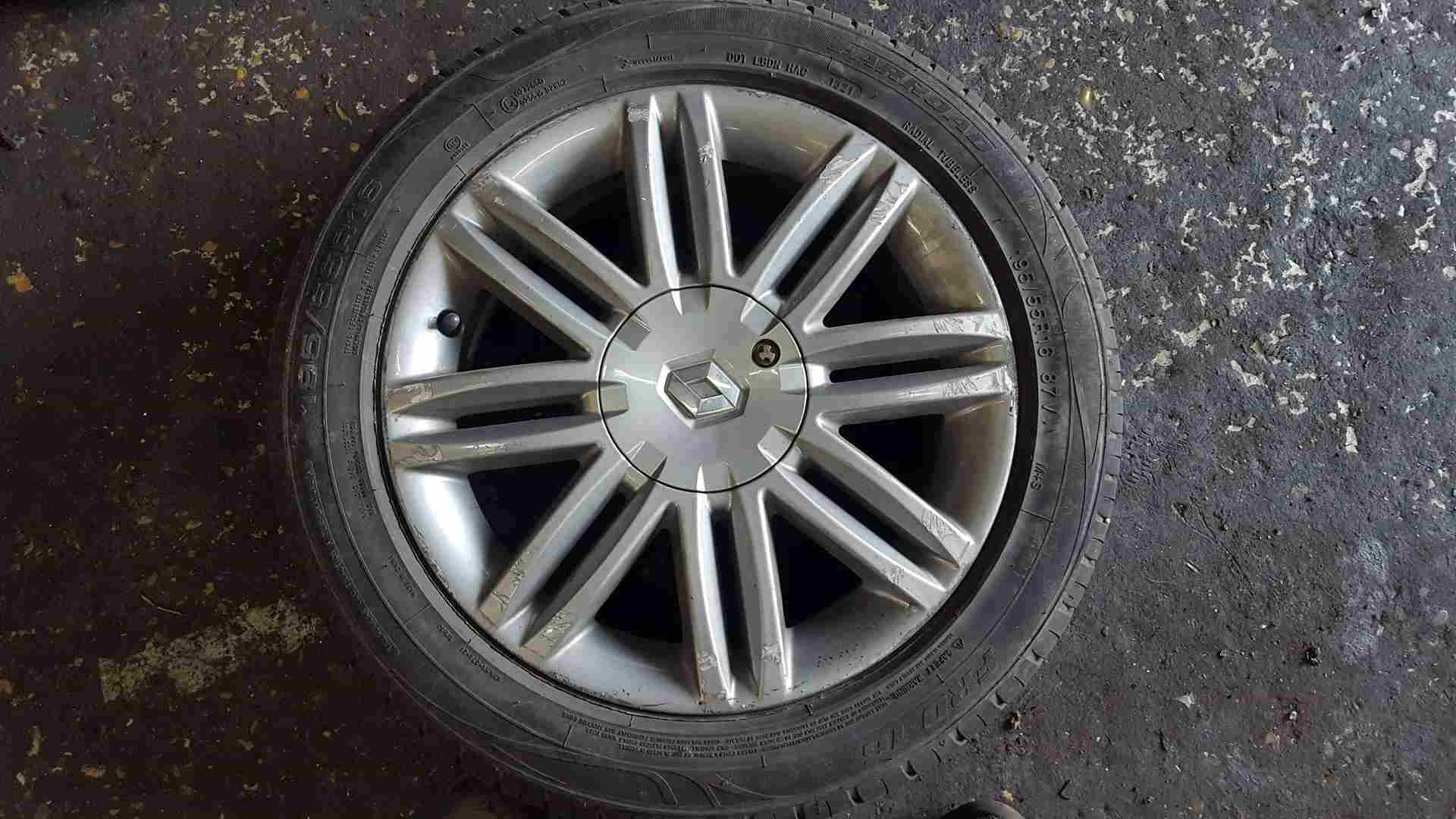 Thumb 5 Renault Clio MK3 2005-2012 Solonia Alloy Wheel Ampharosite 195 50 16 6Mm X 1 3/5