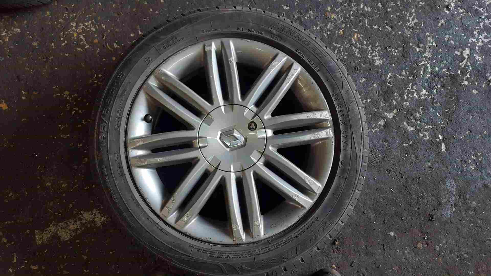 Thumb 6 Renault Clio MK3 2005-2012 Solonia Alloy Wheel Ampharosite 195 50 16 6Mm X 1 3/5