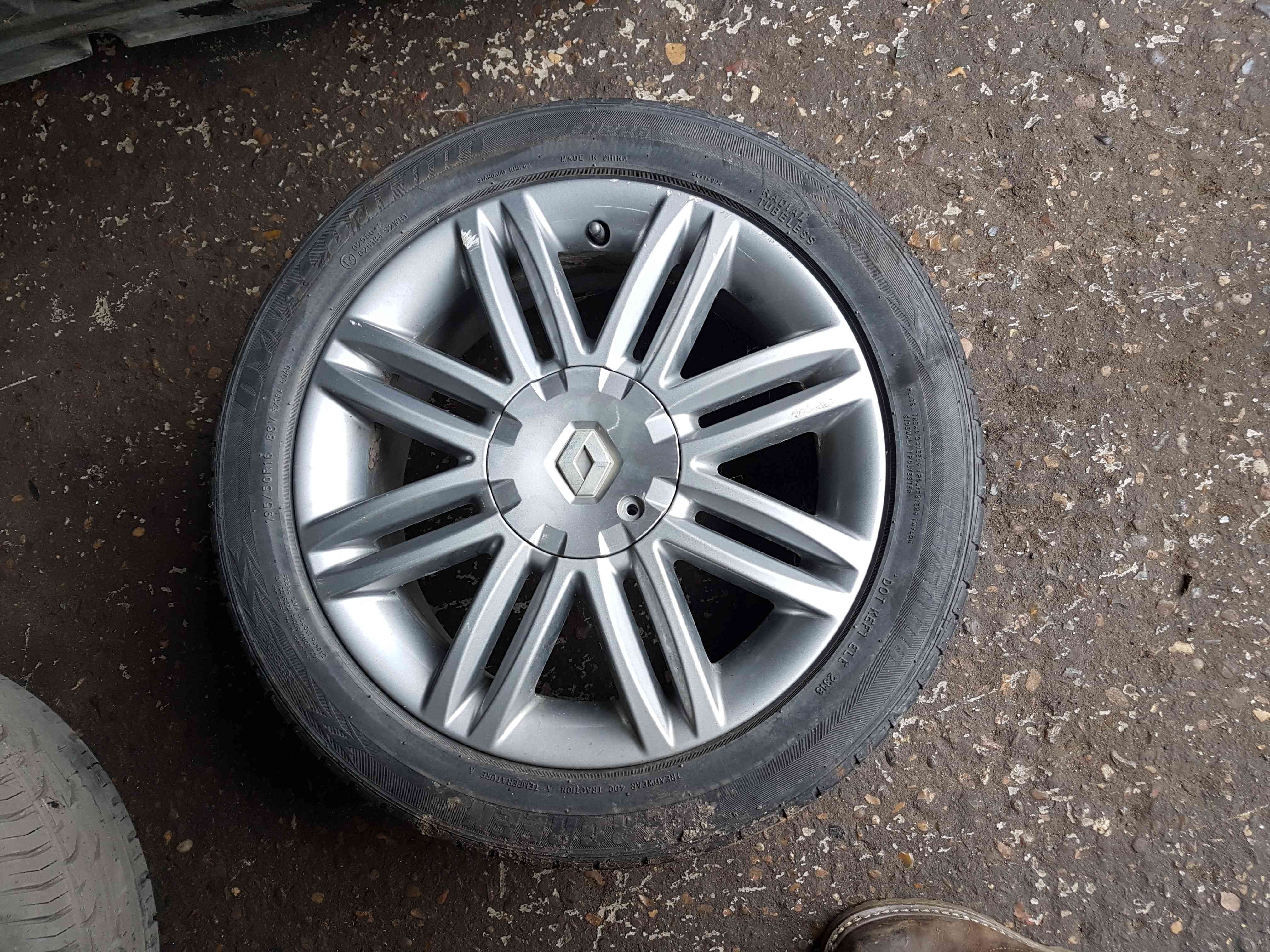 Thumb 2 Renault Clio MK3 2005-2012 Solonia Anthracite Alloy Wheel 16Inch + Tyre 7Mm 4/5 