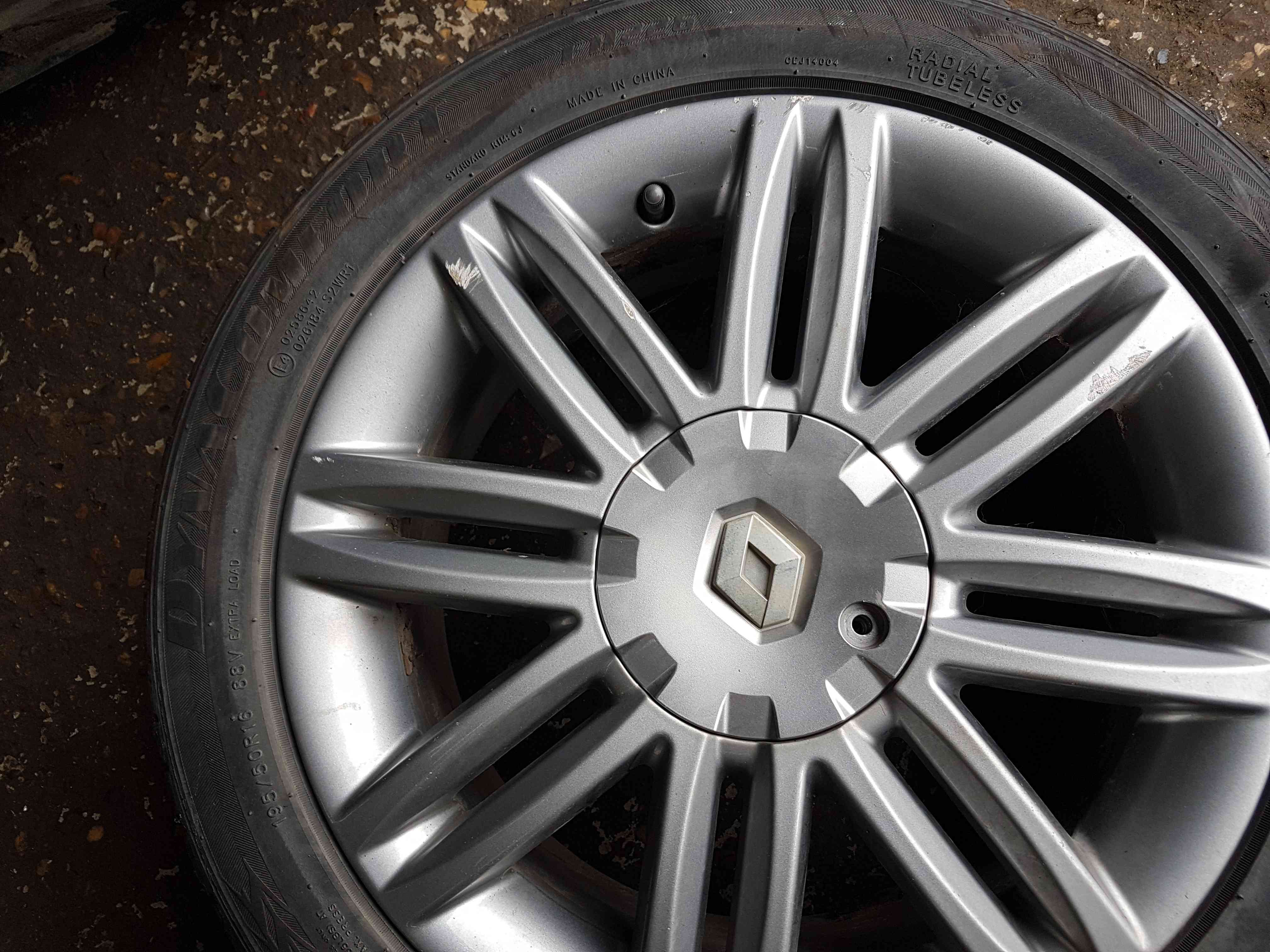 Thumb 3 Renault Clio MK3 2005-2012 Solonia Anthracite Alloy Wheel 16Inch + Tyre 7Mm 4/5 