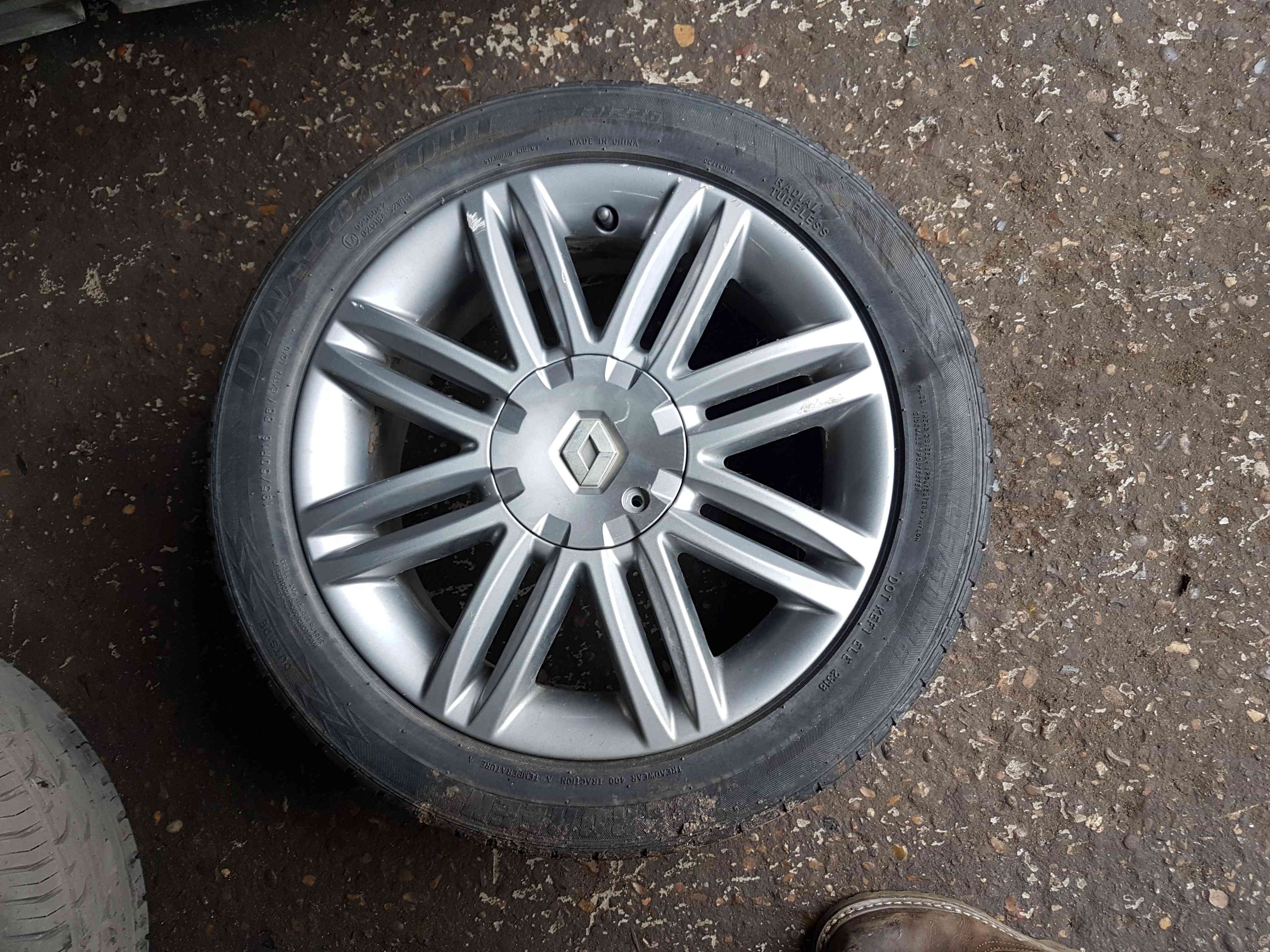 Thumb 5 Renault Clio MK3 2005-2012 Solonia Anthracite Alloy Wheel 16Inch + Tyre 7Mm 4/5 