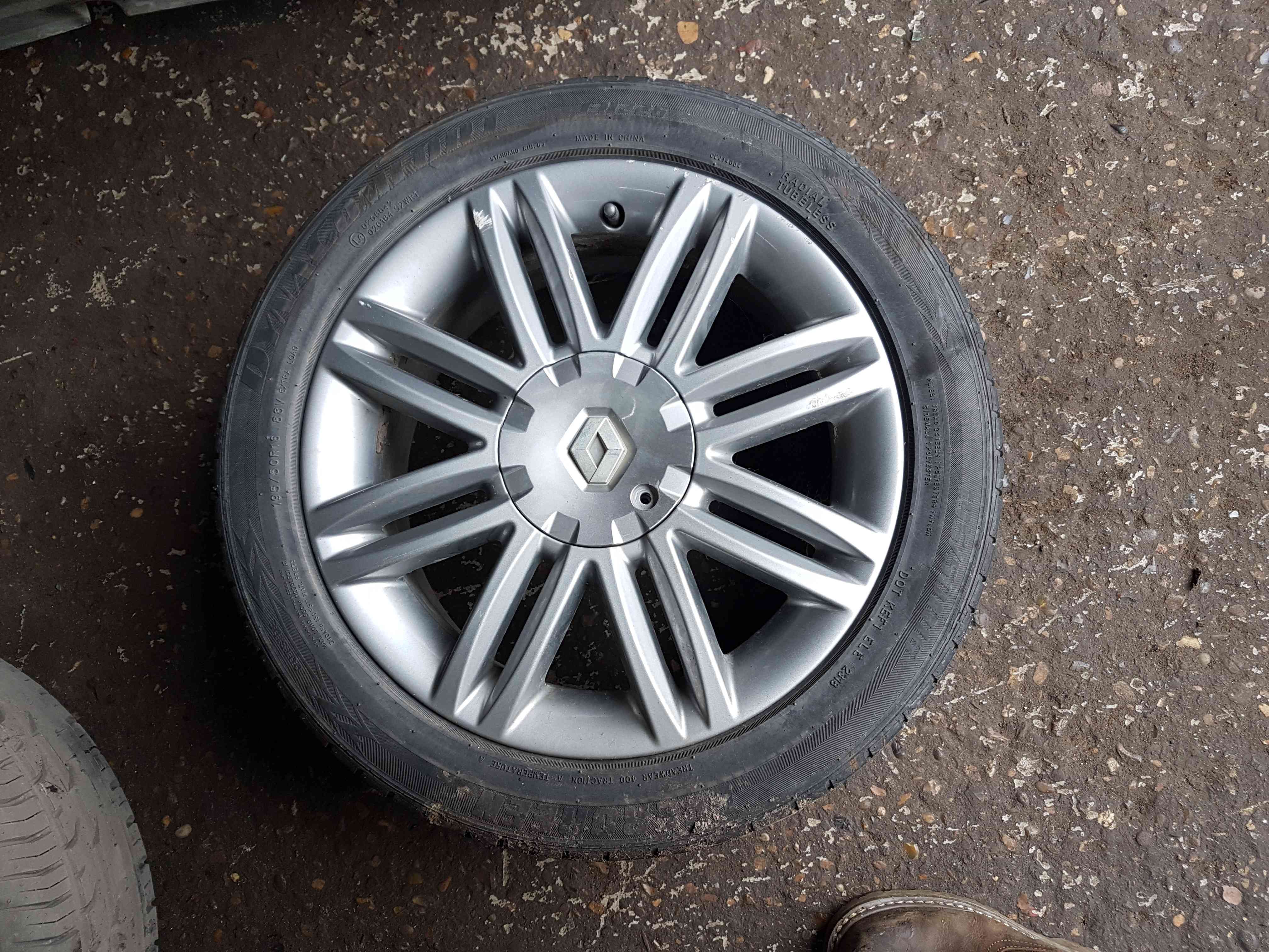 Thumb 6 Renault Clio MK3 2005-2012 Solonia Anthracite Alloy Wheel 16Inch + Tyre 7Mm 4/5 