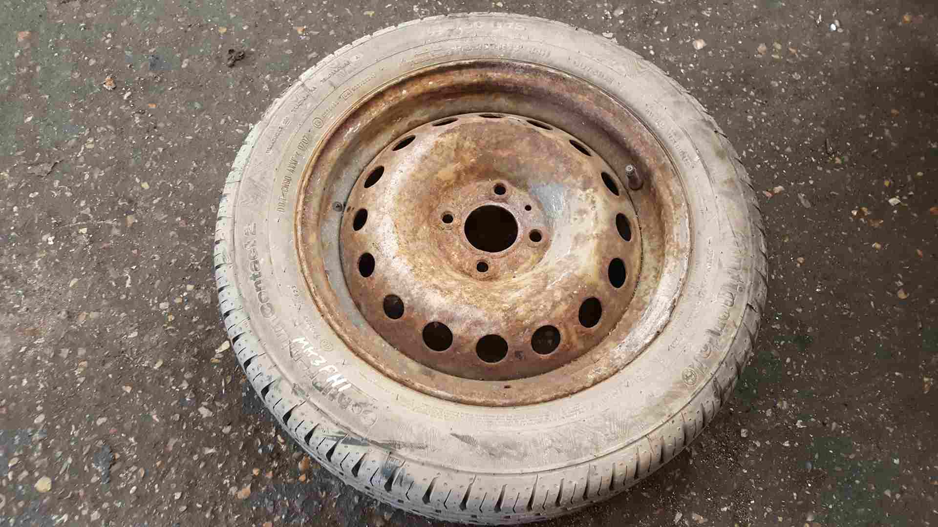 Thumb 4 Renault Clio MK3 2005-2012 Steel Wheel Rim Tyre 185 60 15 8mm Tread 3/5