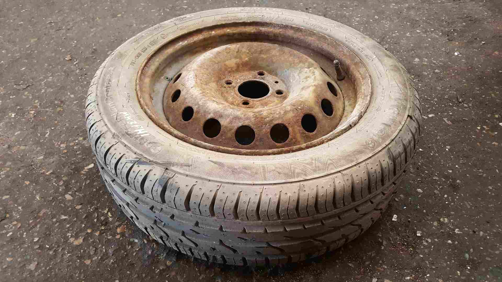 Thumb 5 Renault Clio MK3 2005-2012 Steel Wheel Rim Tyre 185 60 15 8mm Tread 3/5
