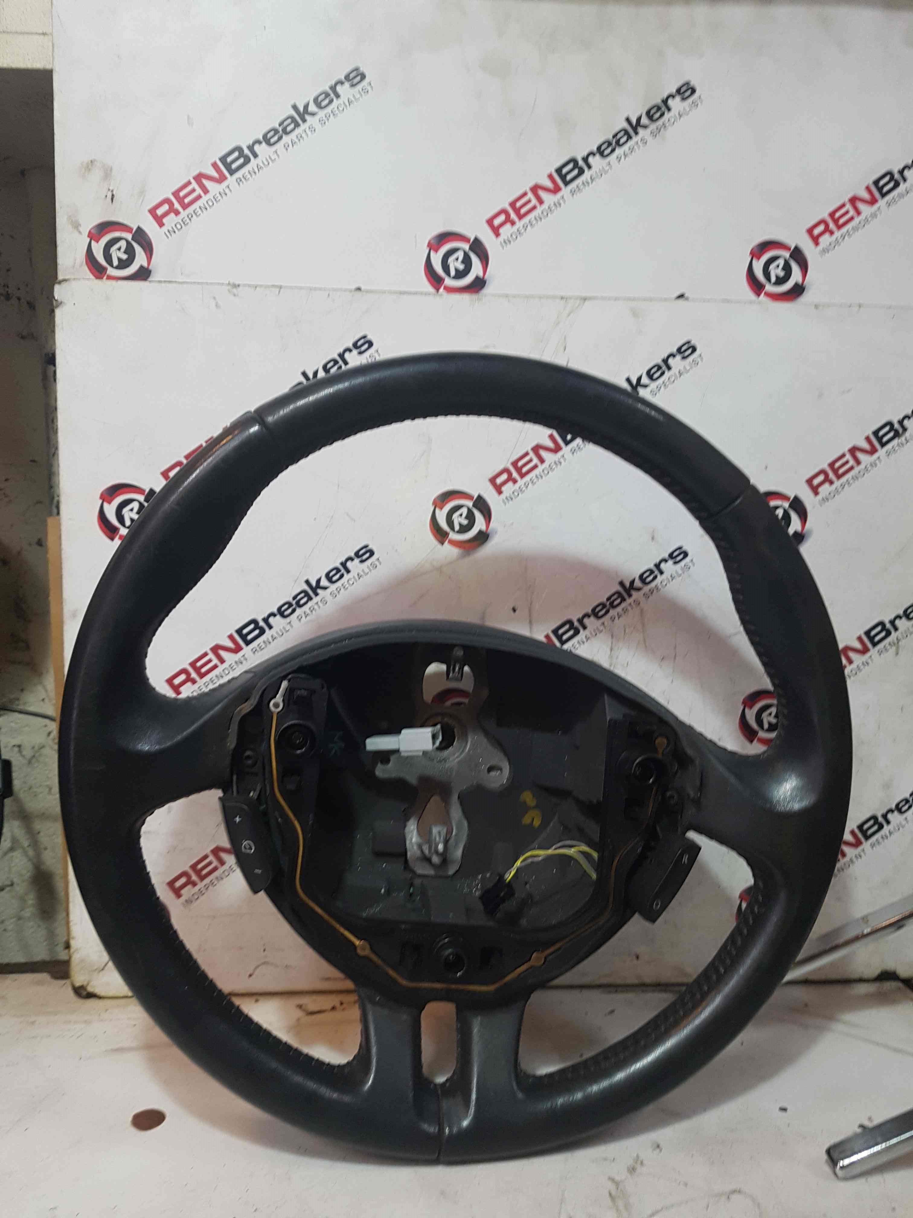 Thumb 6 Renault Clio MK3 2005-2012 Steering Wheel Cruise Control Leather 8200344082