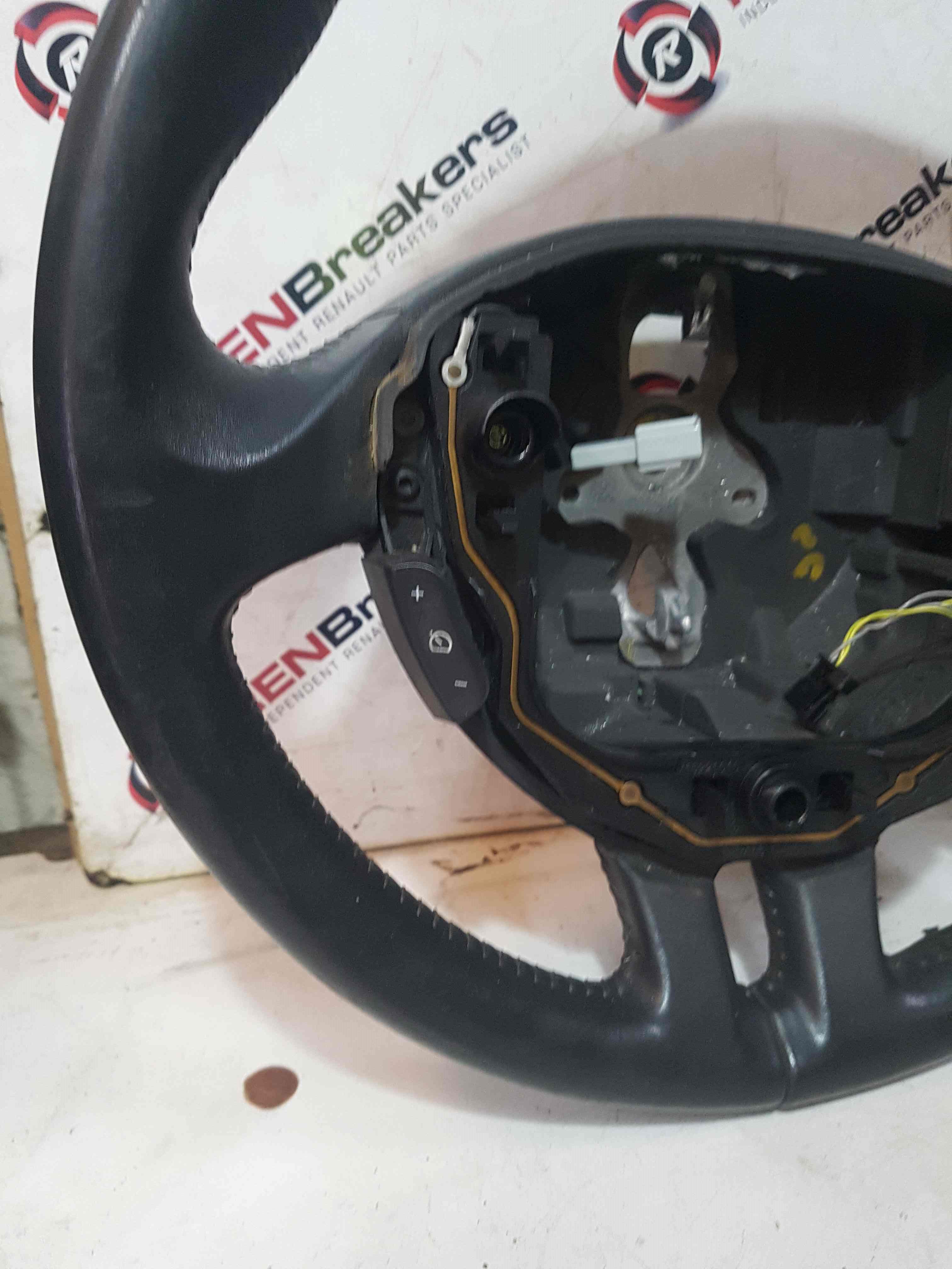 Thumb 7 Renault Clio MK3 2005-2012 Steering Wheel Cruise Control Leather 8200344082