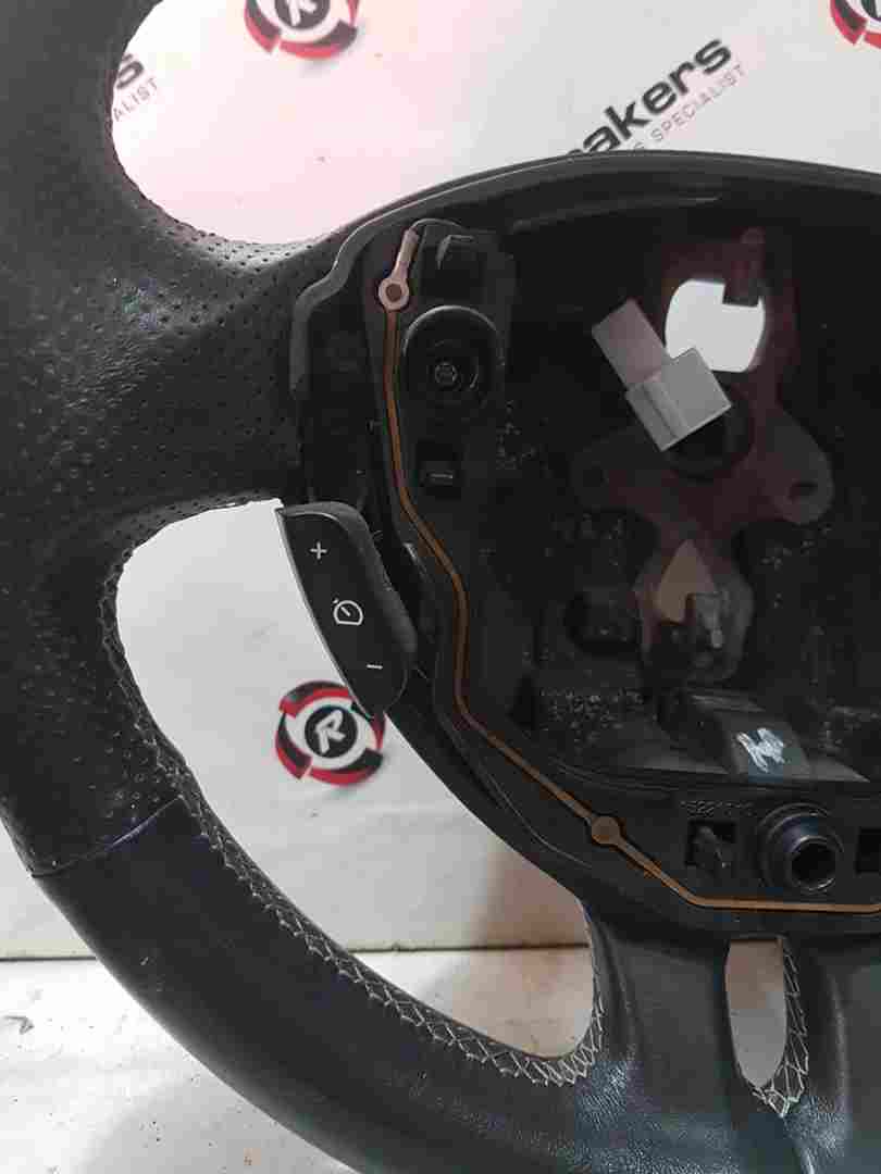 Thumb 2 Renault Clio MK3 2005-2012 Steering Wheel Cruise Control Leather Peeling