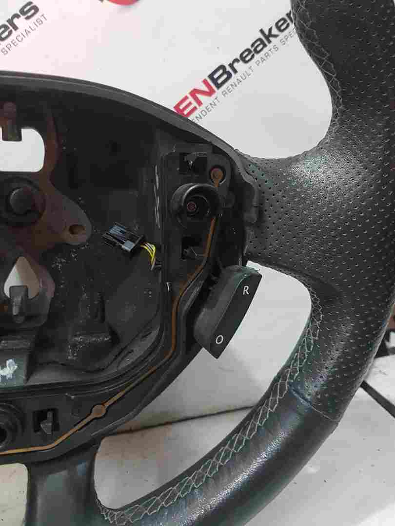 Thumb 3 Renault Clio MK3 2005-2012 Steering Wheel Cruise Control Leather Peeling