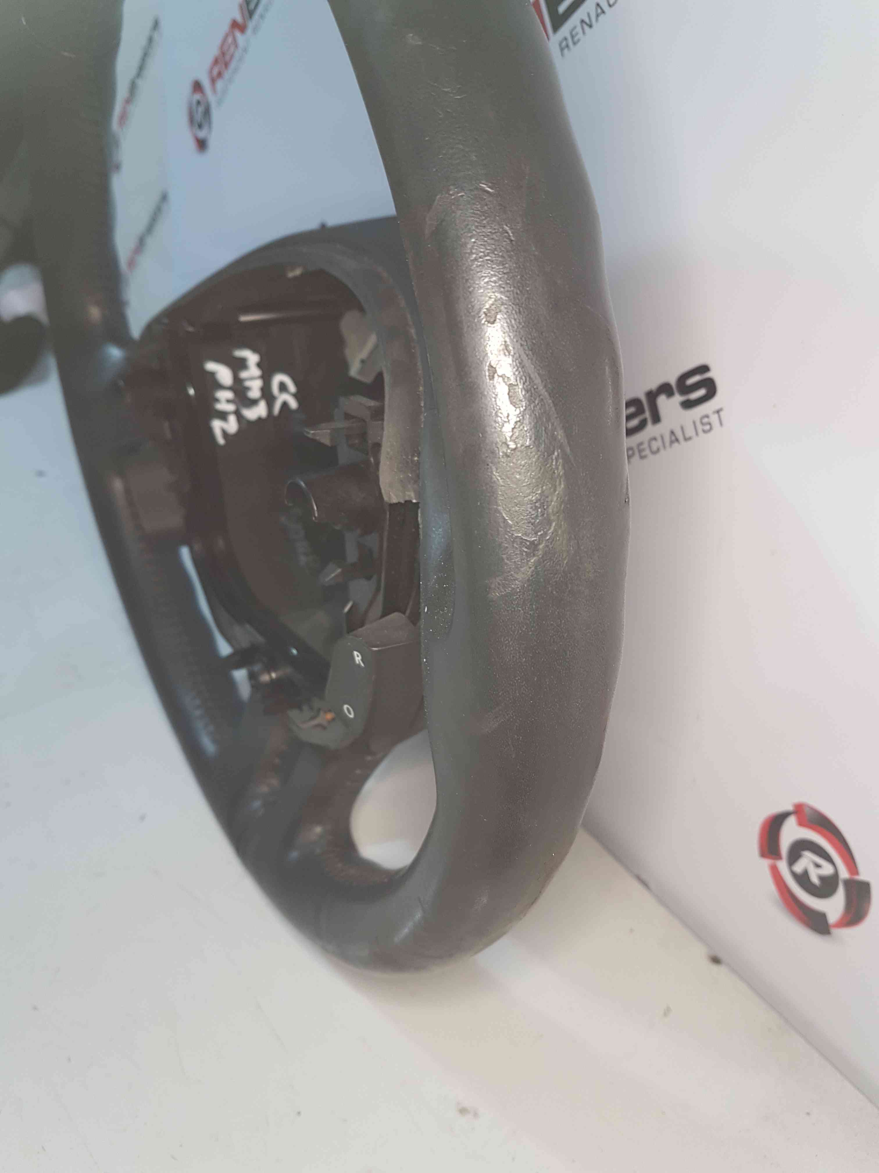 Thumb 8 Renault Clio MK3 2005-2012 Steering Wheel Cruise Control Leather Some Peel