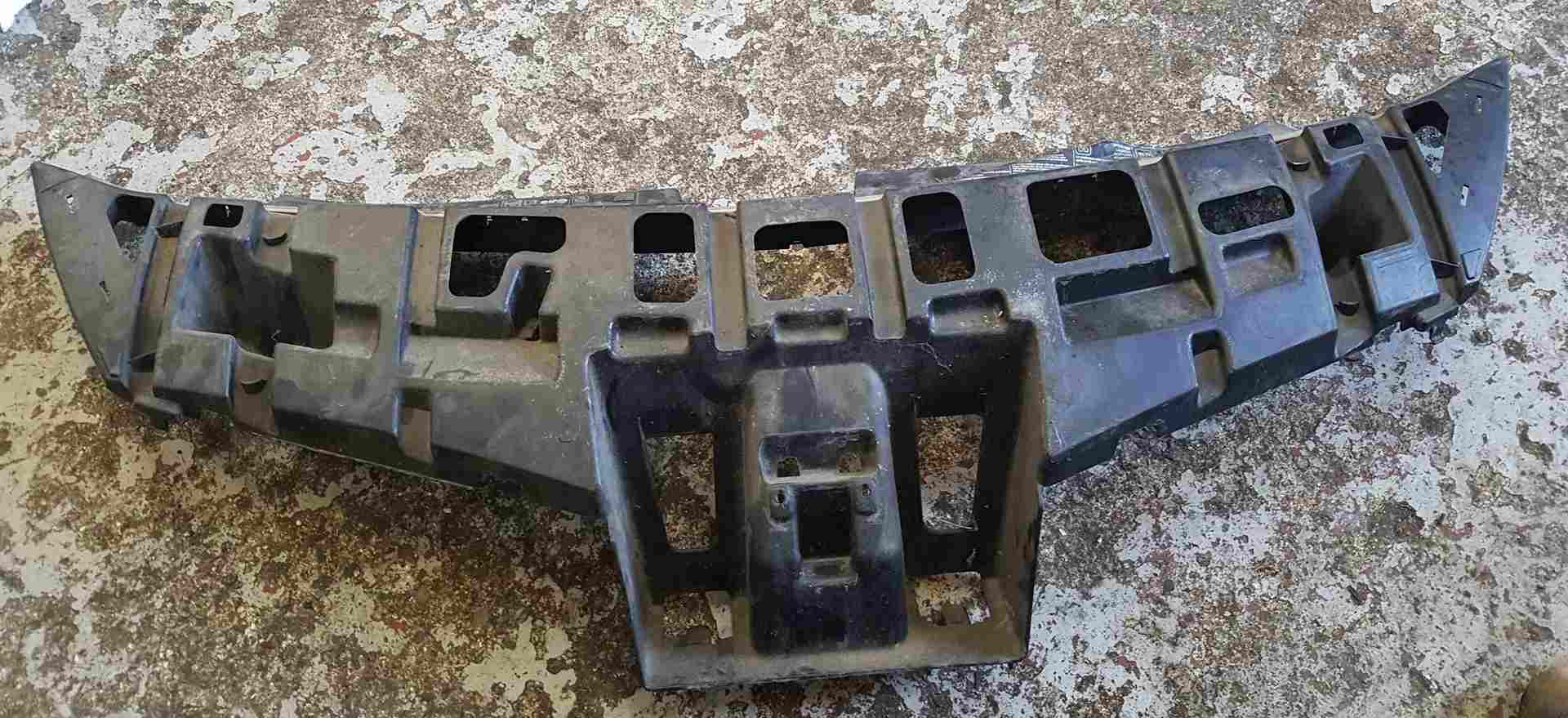 Thumb 2 Renault Clio MK3 2005-2012 Ventilation Grille Grill Bumper Support 8200682290