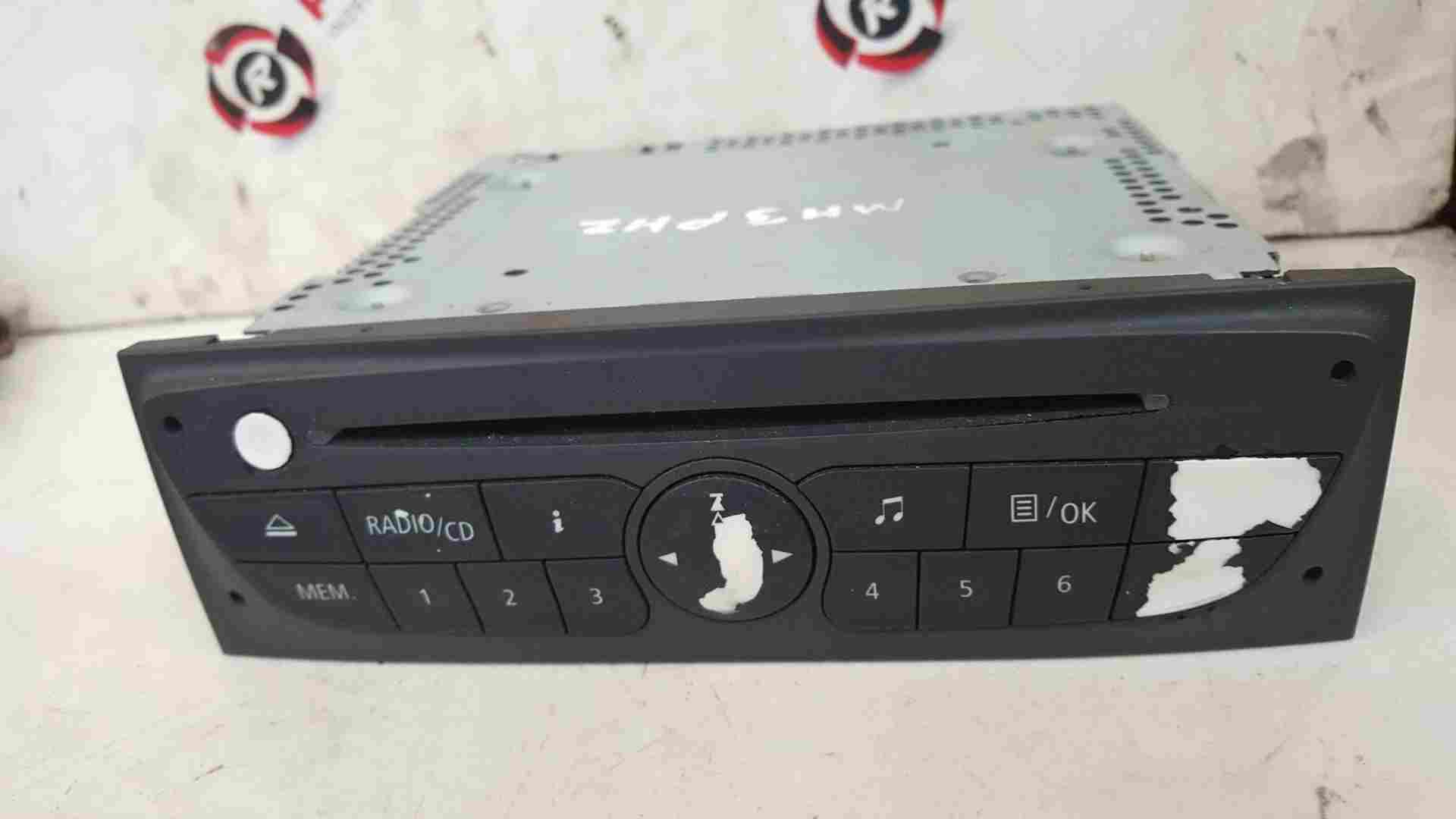 Thumb 2 Renault Clio MK3 2008-2012 Cd Player Radio + Code 281150038R