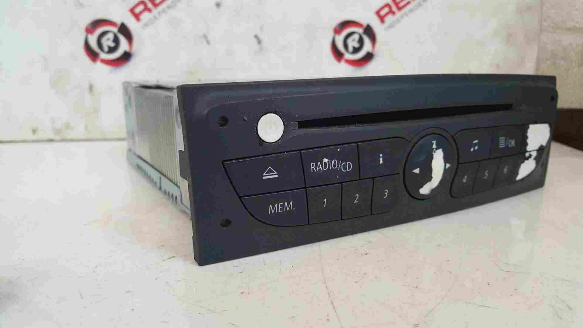 Thumb 7 Renault Clio MK3 2008-2012 Cd Player Radio + Code 281150038R