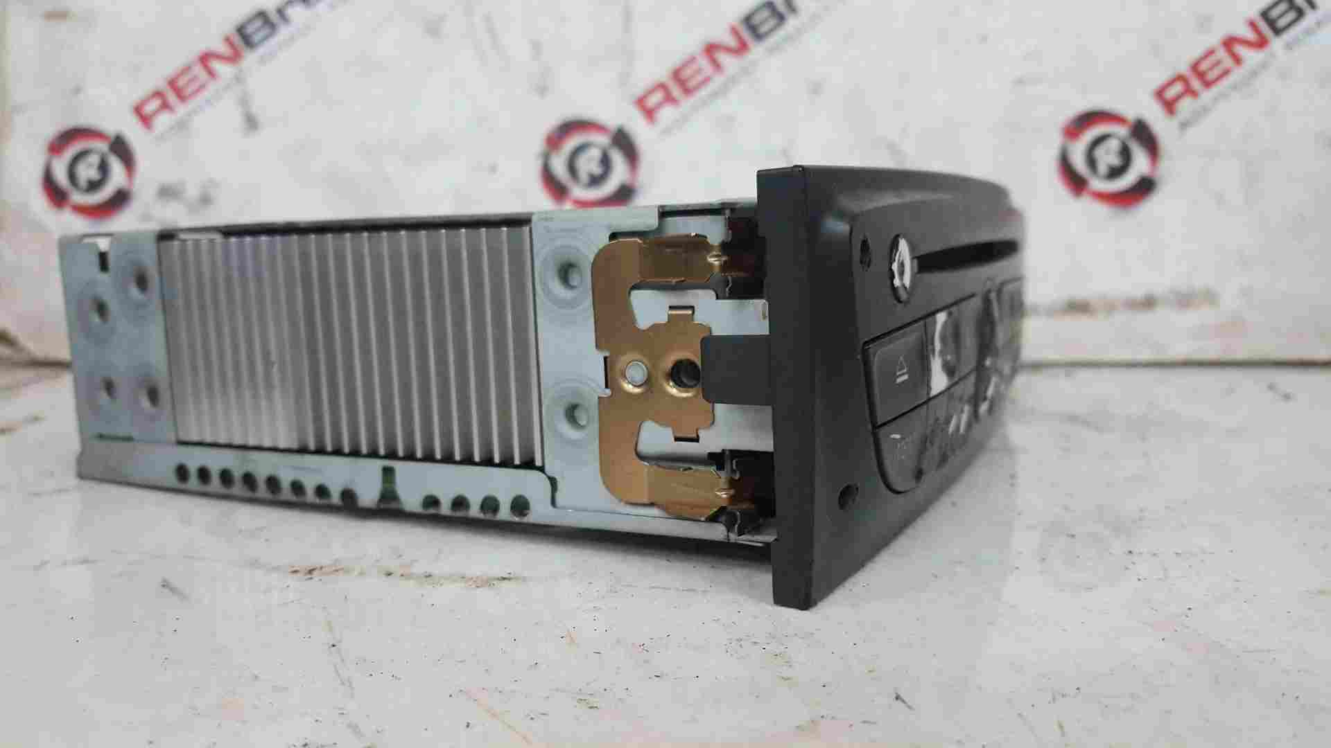 Thumb 4 Renault Clio MK3 2008-2012 Cd Player Radio + Code 281150038R