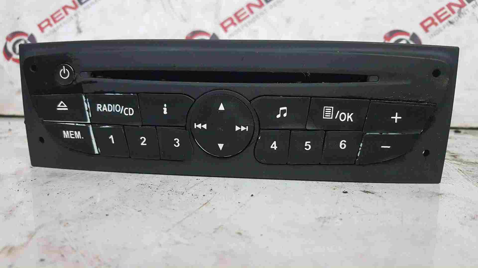 Renault Clio MK3 2008-2012 Cd Player Radio + Code 281150038R