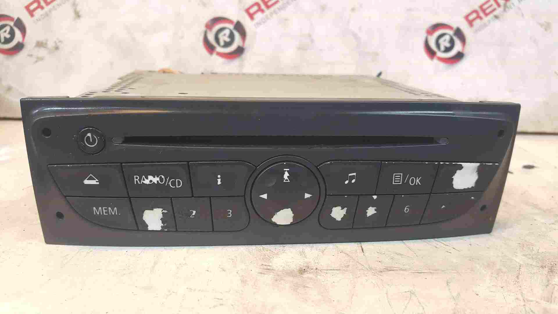 Renault Clio MK3 2008-2012 Cd Player Radio + Code 281150038R
