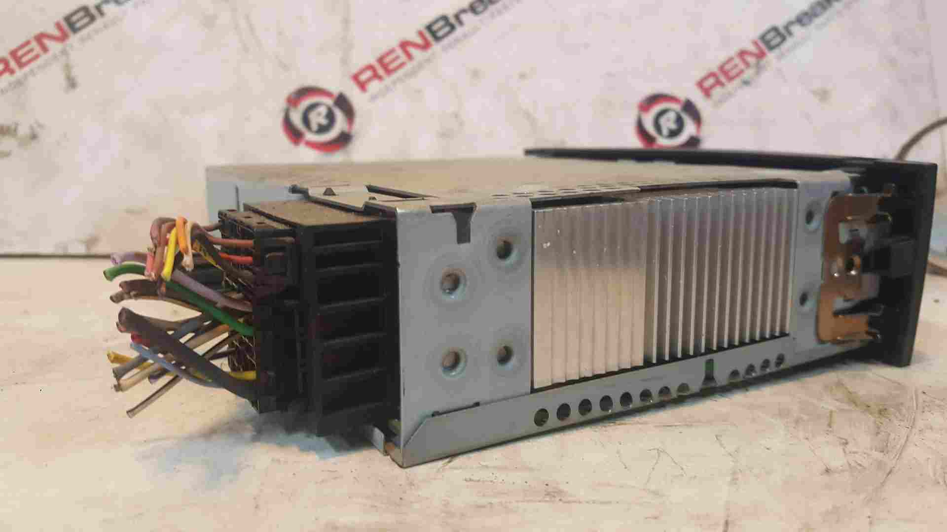 Thumb 3 Renault Clio MK3 2008-2012 Cd Player Radio + Code 281150038R