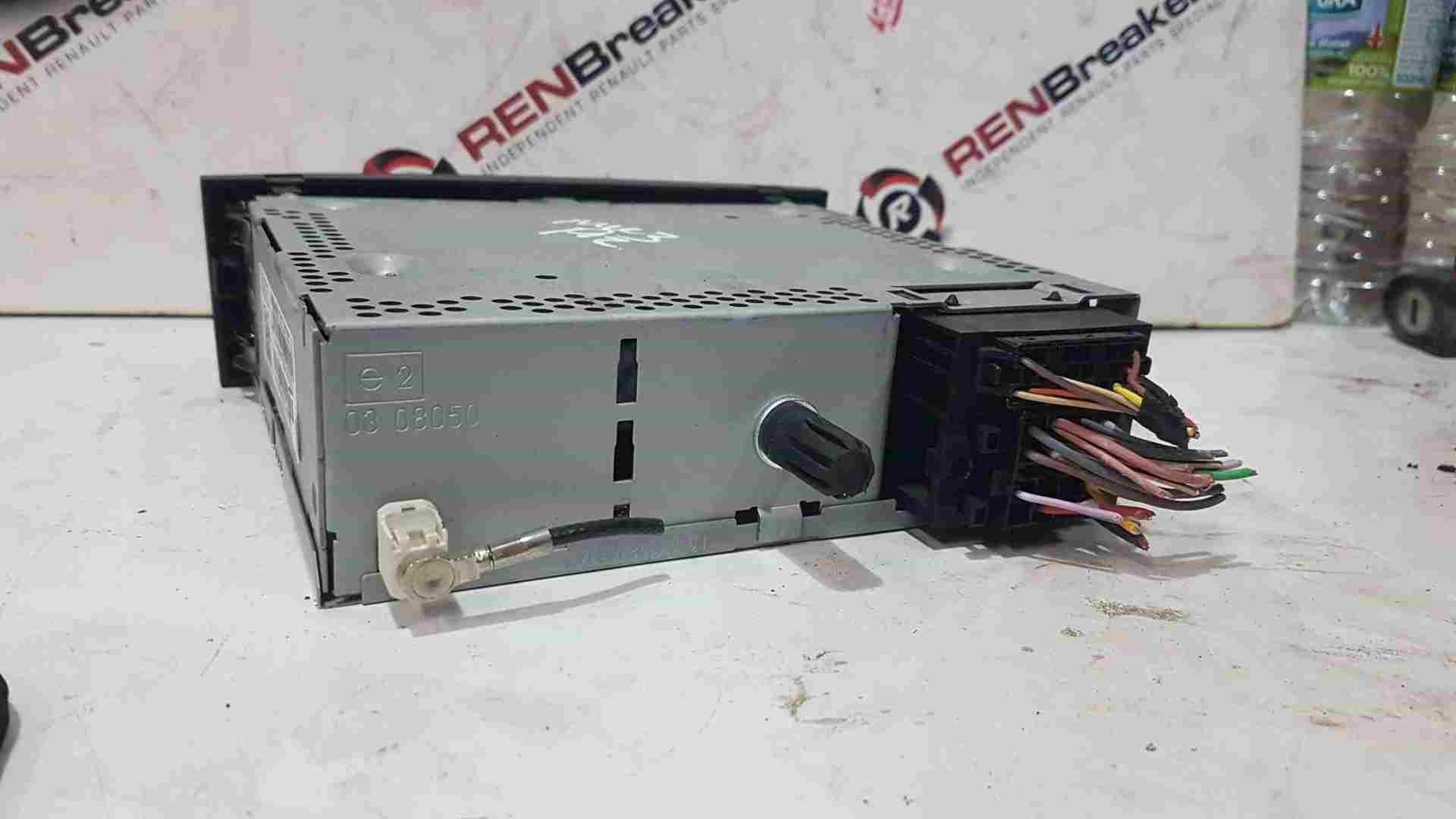 Thumb 4 Renault Clio MK3 2008-2012 Cd Player Radio + Code 281150038R