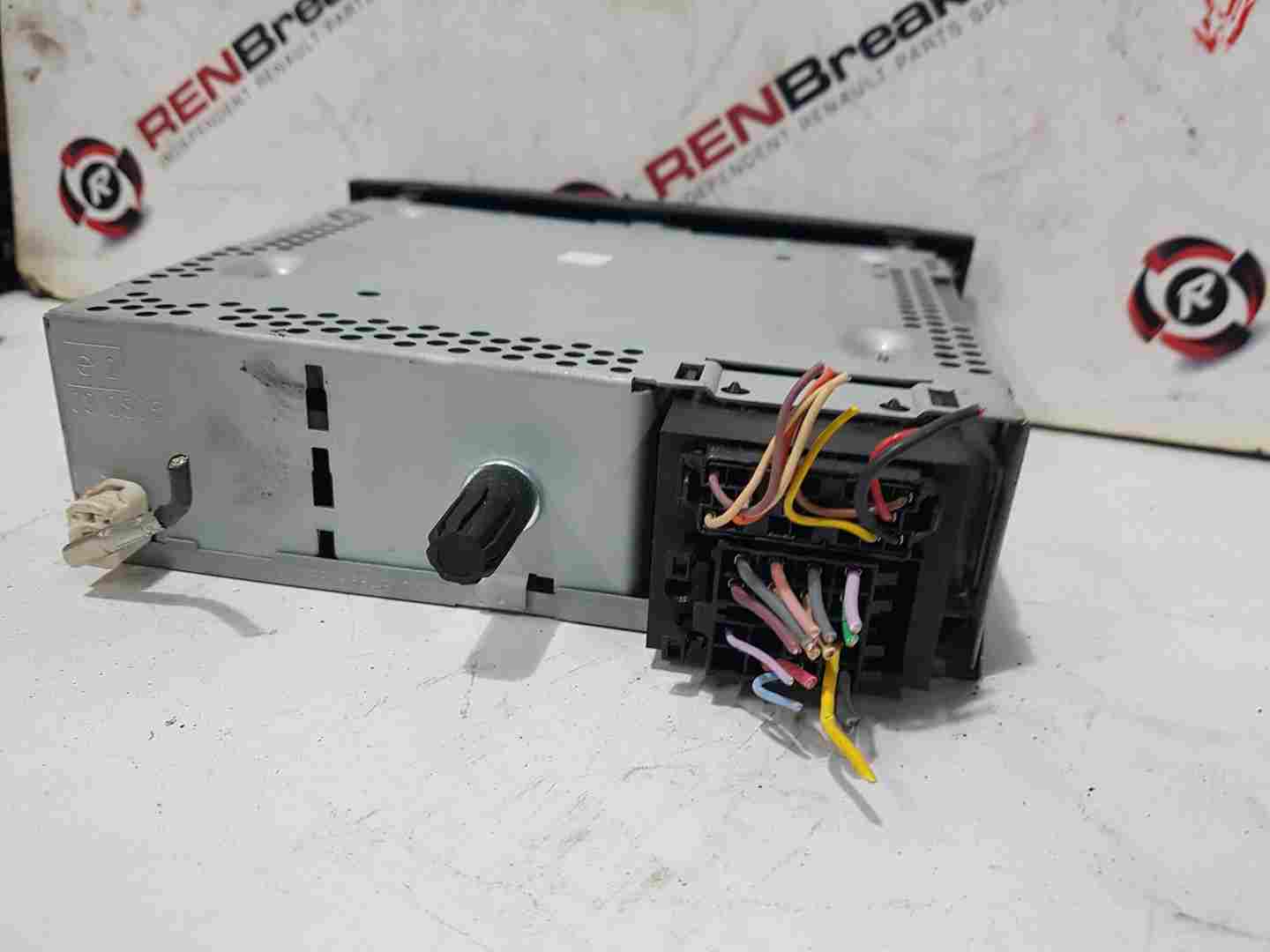 Thumb 4 Renault Clio MK3 2008-2012 Cd Player Radio + Code 281150038R