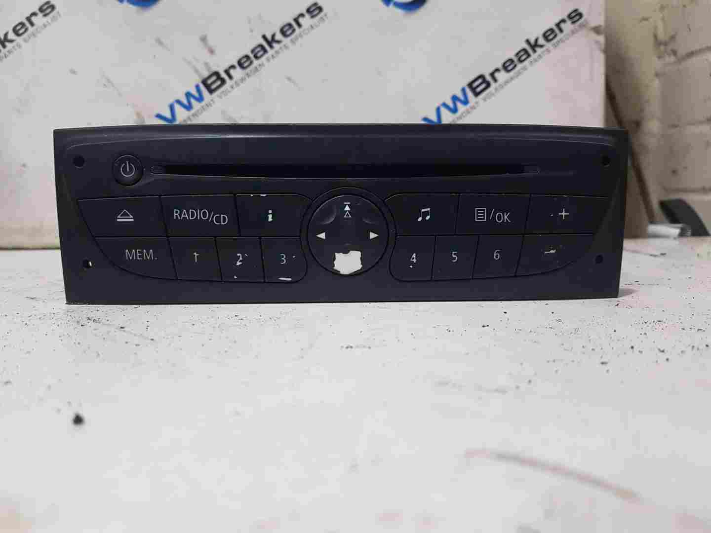 Thumb 2 Renault Clio MK3 2008-2012 Cd Player Radio + Code 281150038R