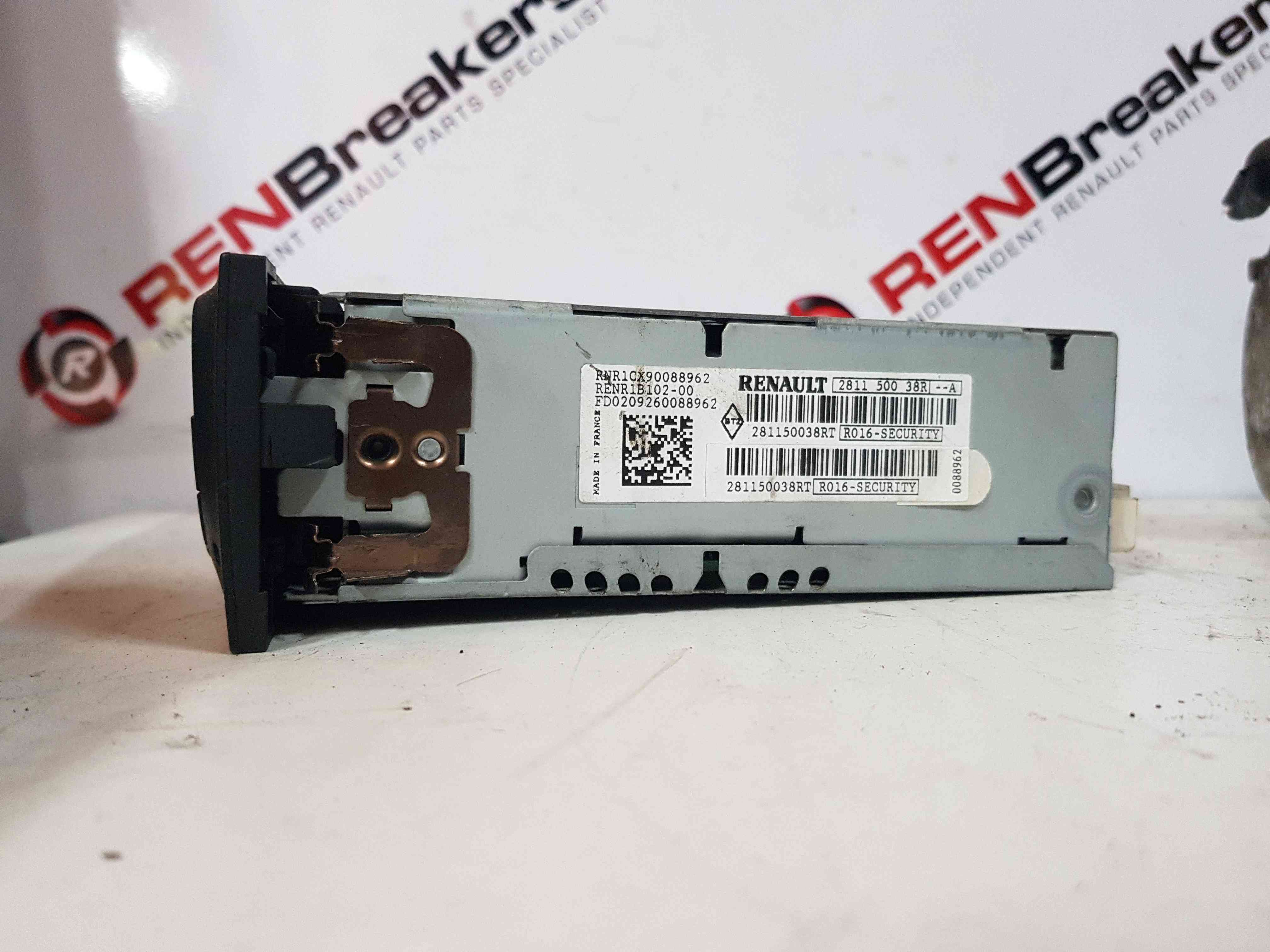 Thumb 3 Renault Clio MK3 2008-2012 Cd Player Radio + Code 281150038R