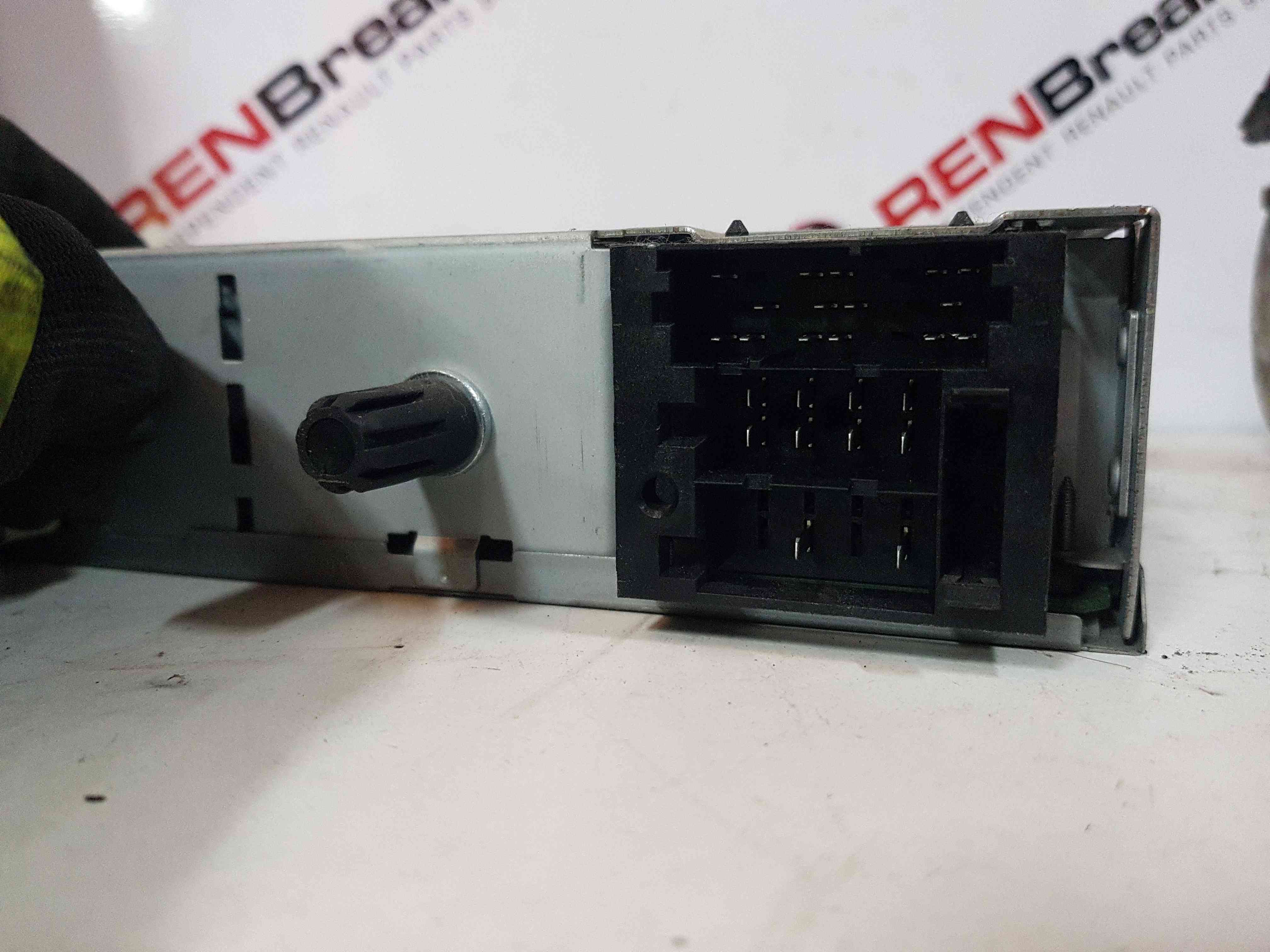 Thumb 5 Renault Clio MK3 2008-2012 Cd Player Radio + Code 281150038R