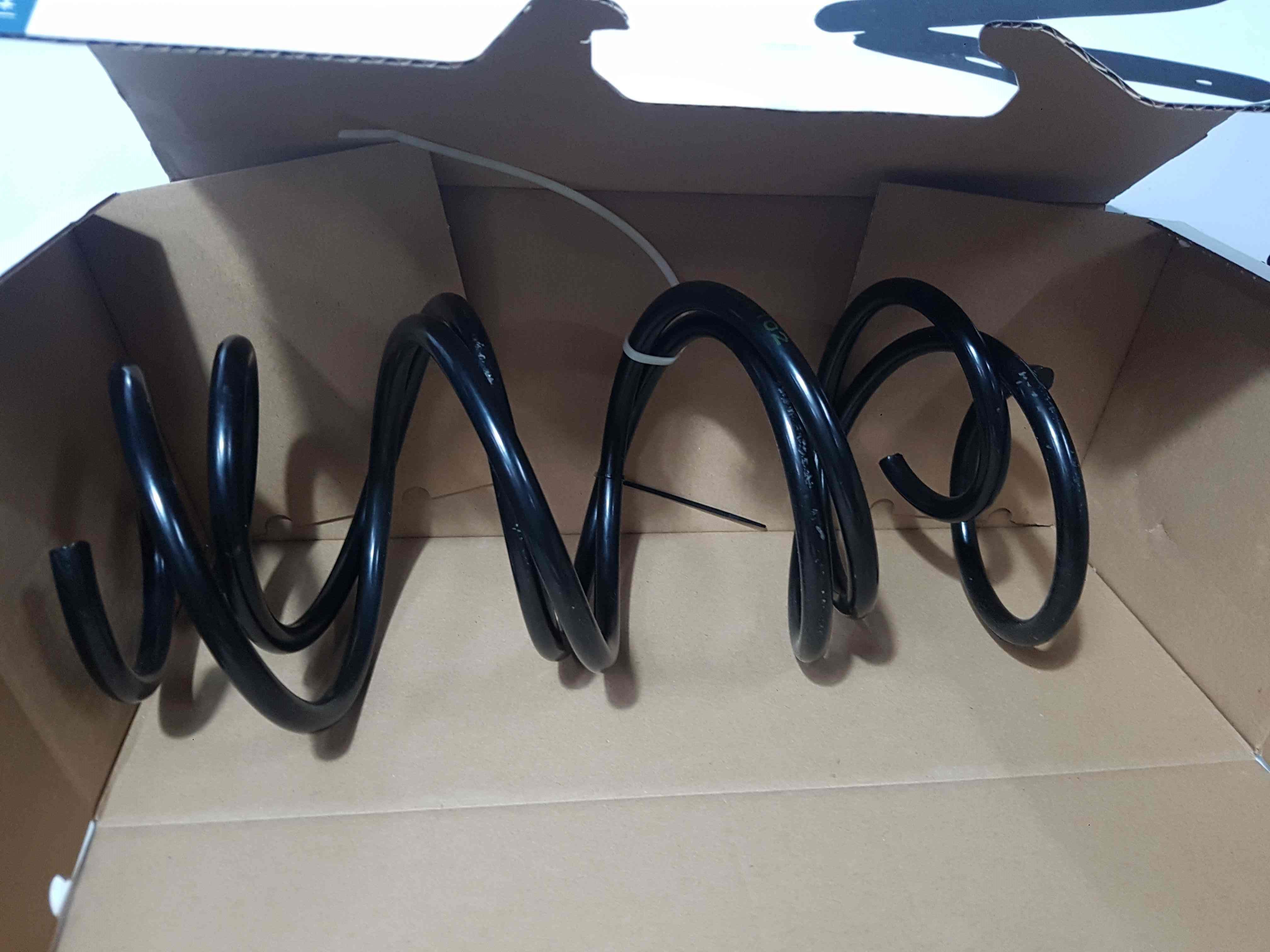 Thumb 2 Renault Clio MK3 2009-2012 1.2 16V NSF OSF Front Shock Strut Springs LESJOFORS