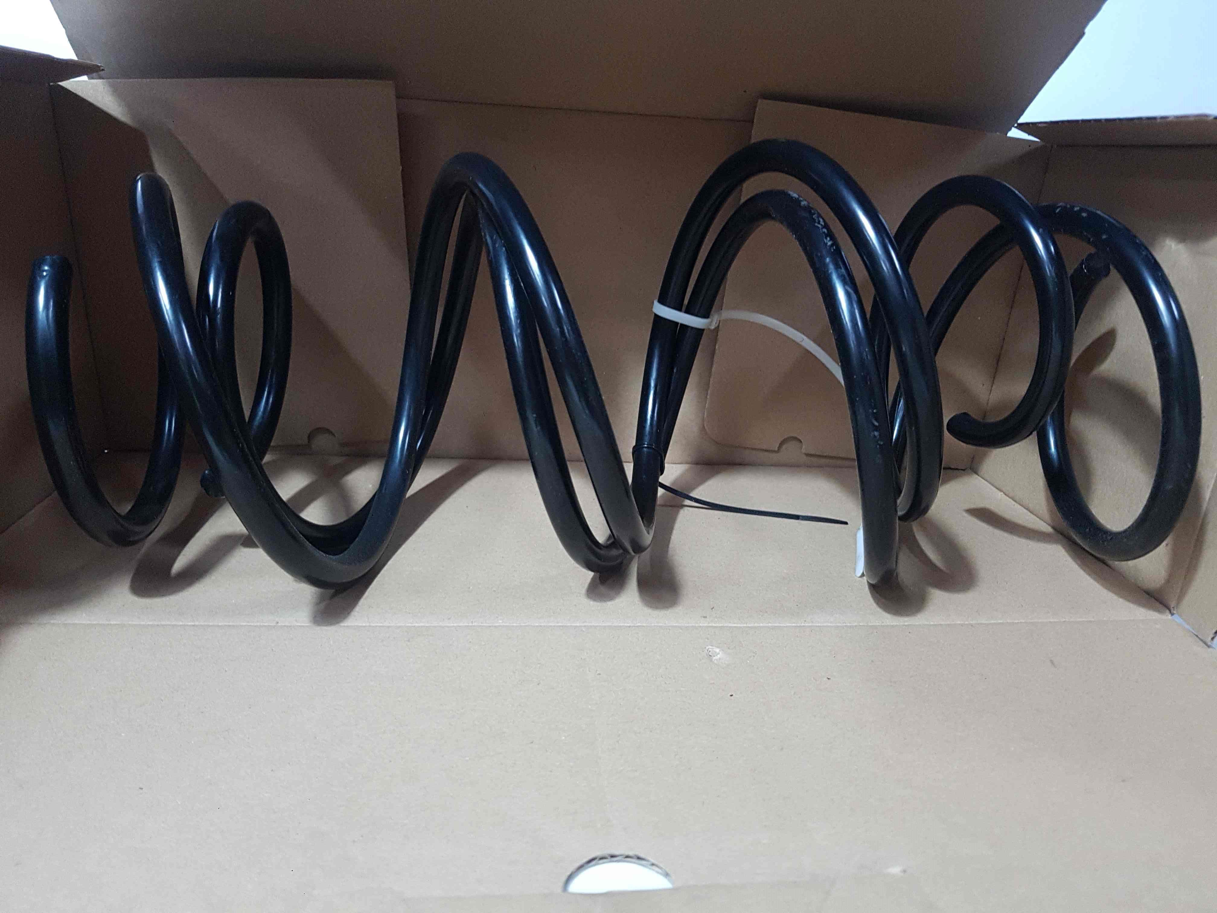 Thumb 4 Renault Clio MK3 2009-2012 1.2 16V NSF OSF Front Shock Strut Springs LESJOFORS