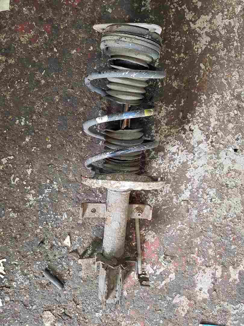 Renault Clio MK3 2009-2012 1.2 16V Passenger NSF Front Strut Shock Suspension