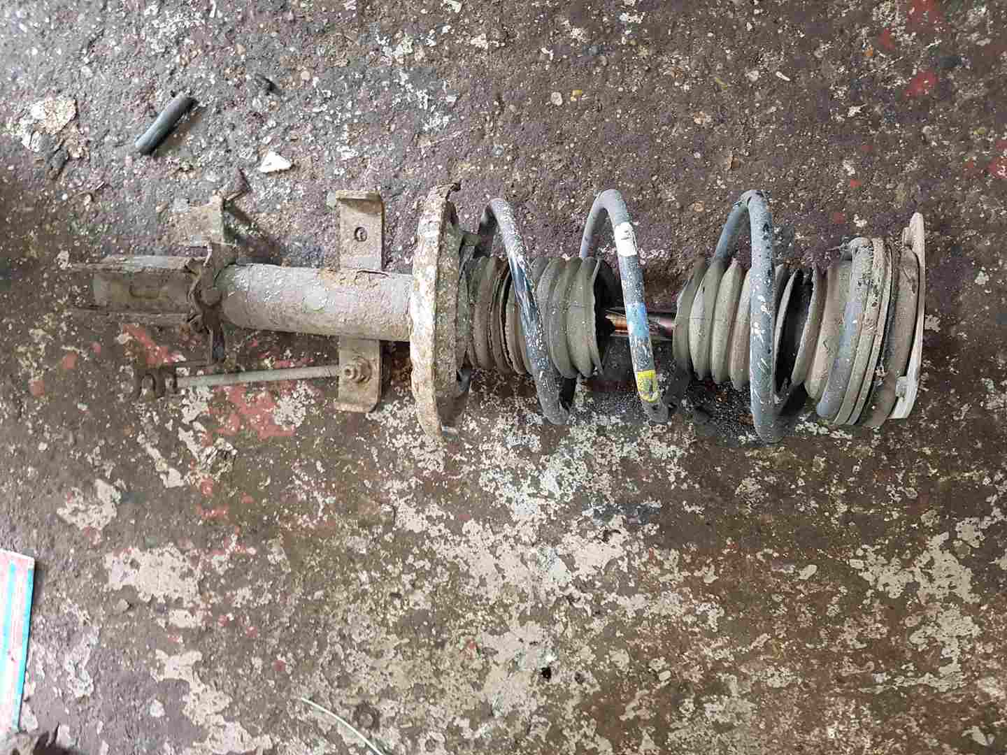 Thumb 4 Renault Clio MK3 2009-2012 1.2 16V Passenger NSF Front Strut Shock Suspension